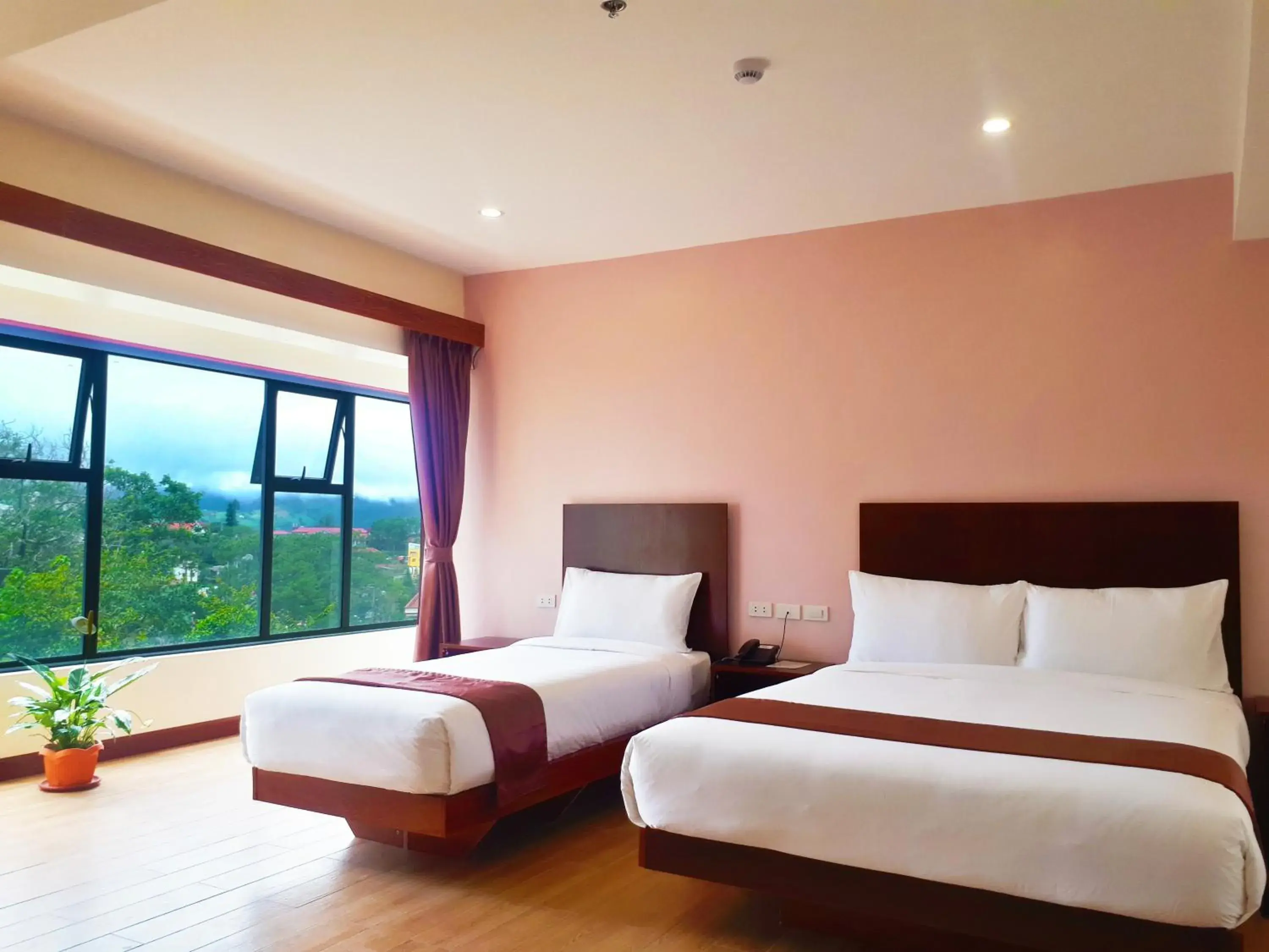 Triple Room with View in 456 Hotel Triple Room with View in 456 Hotel