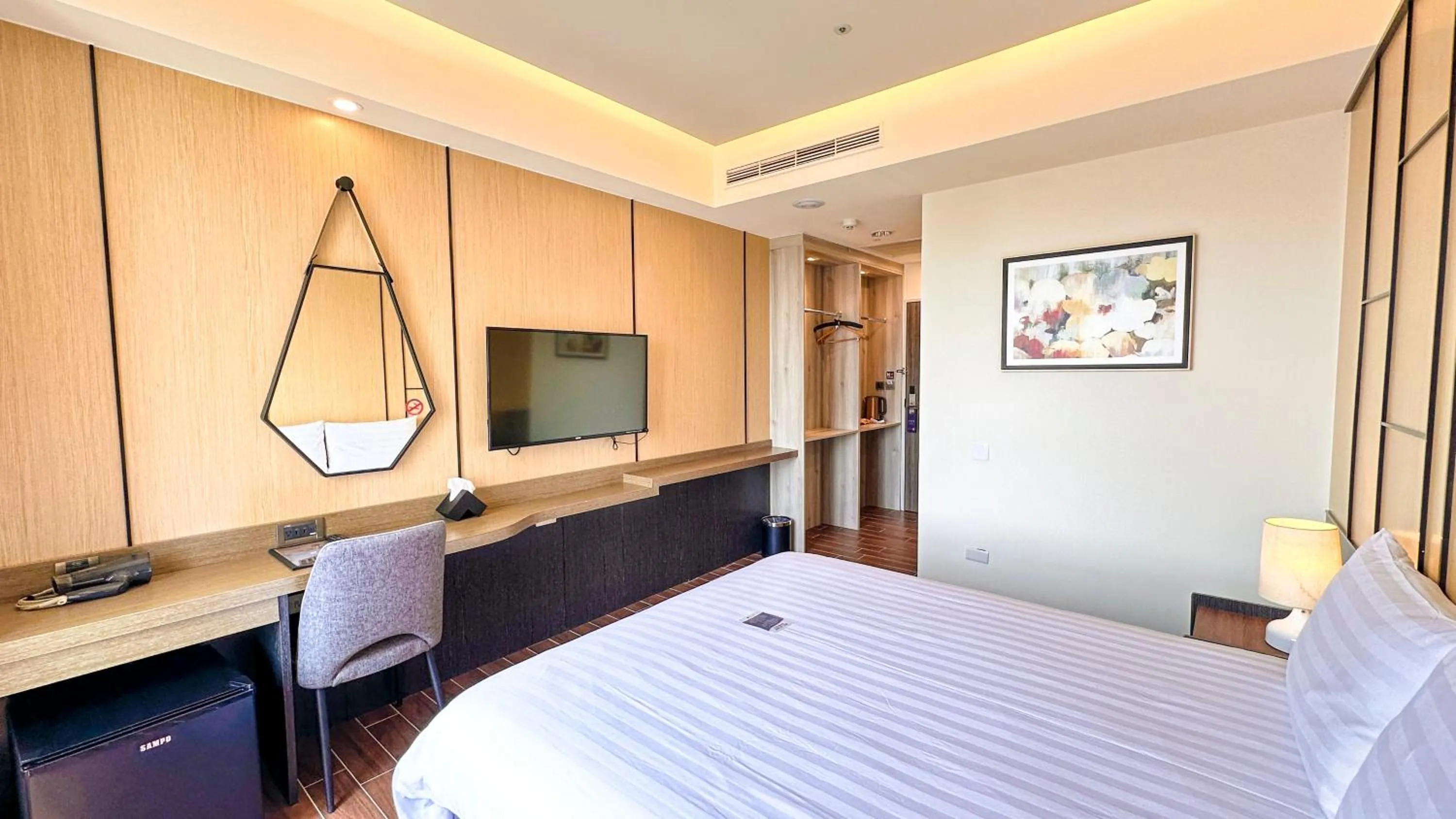 TV and multimedia, Bed in Hotel A