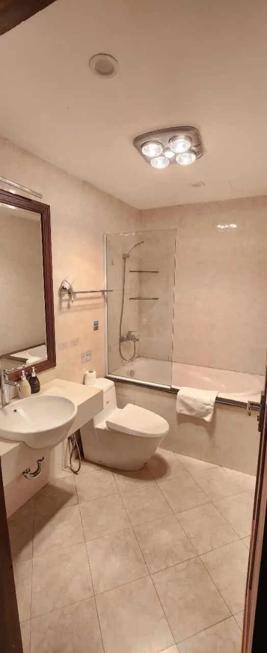 Hana Stay Trần Quốc Hoàn