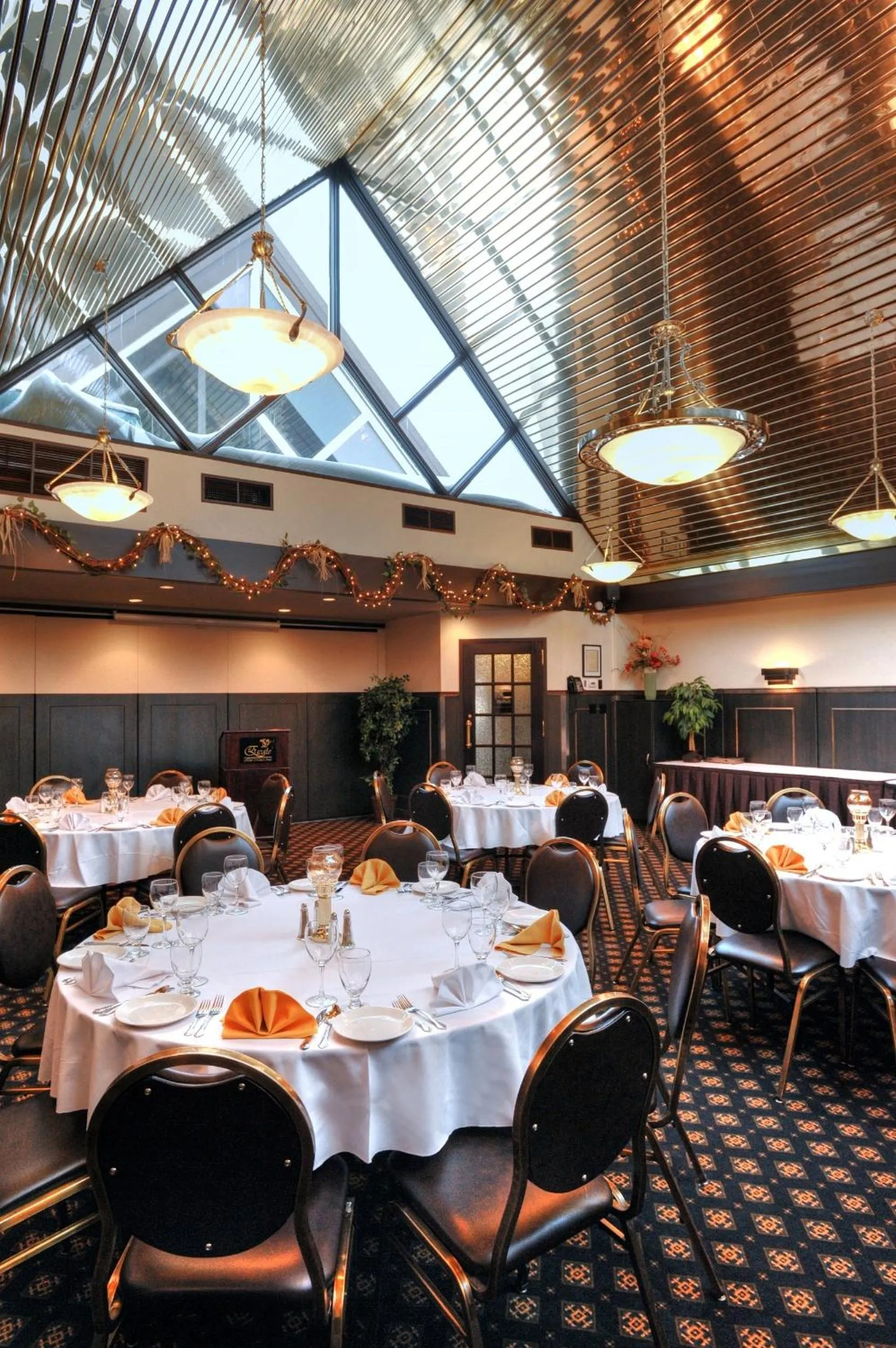 Banquet/Function facilities in L'Escale Hôtel Suites