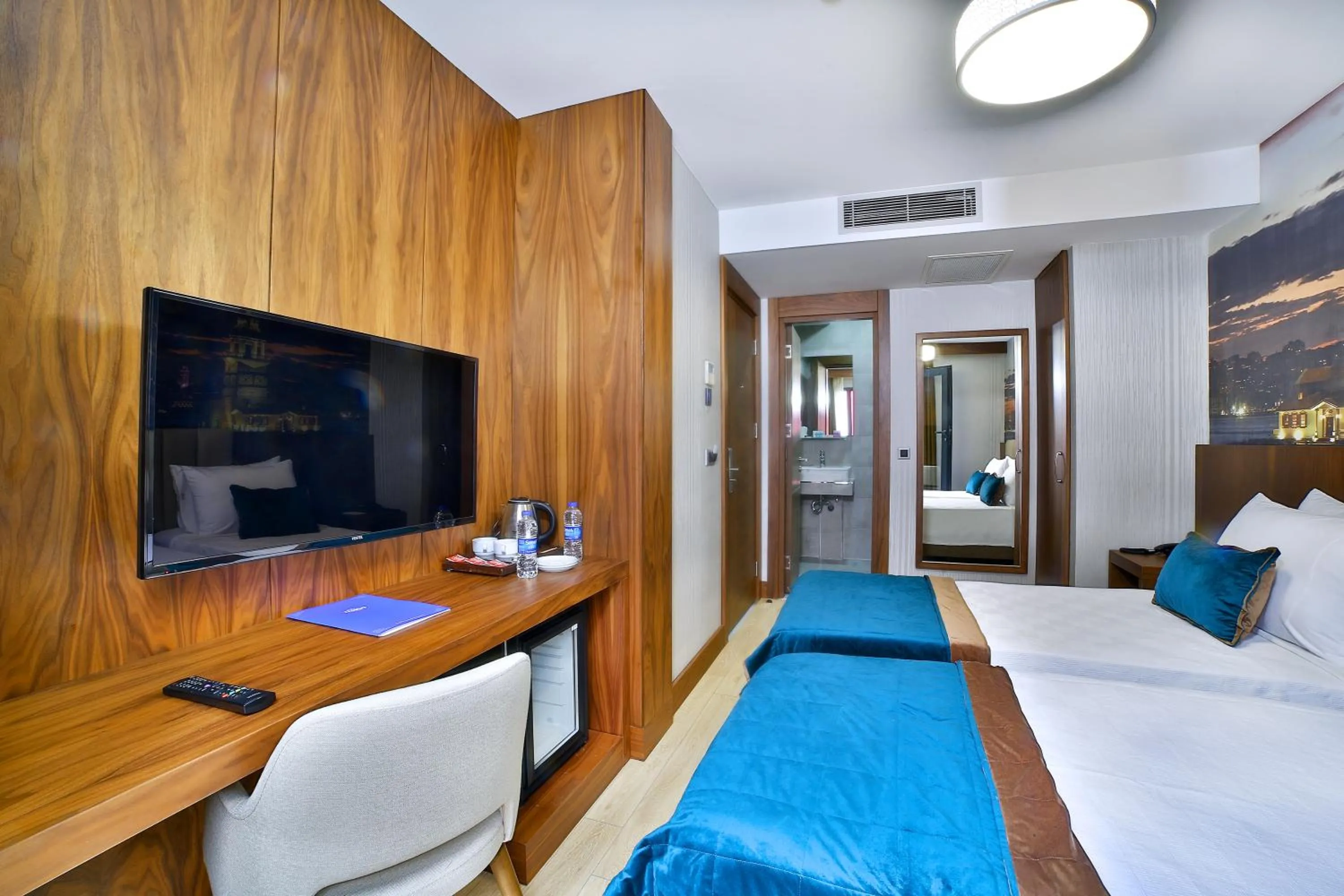 Coffee/tea facilities, Bed in The Tango Hotel Taksim