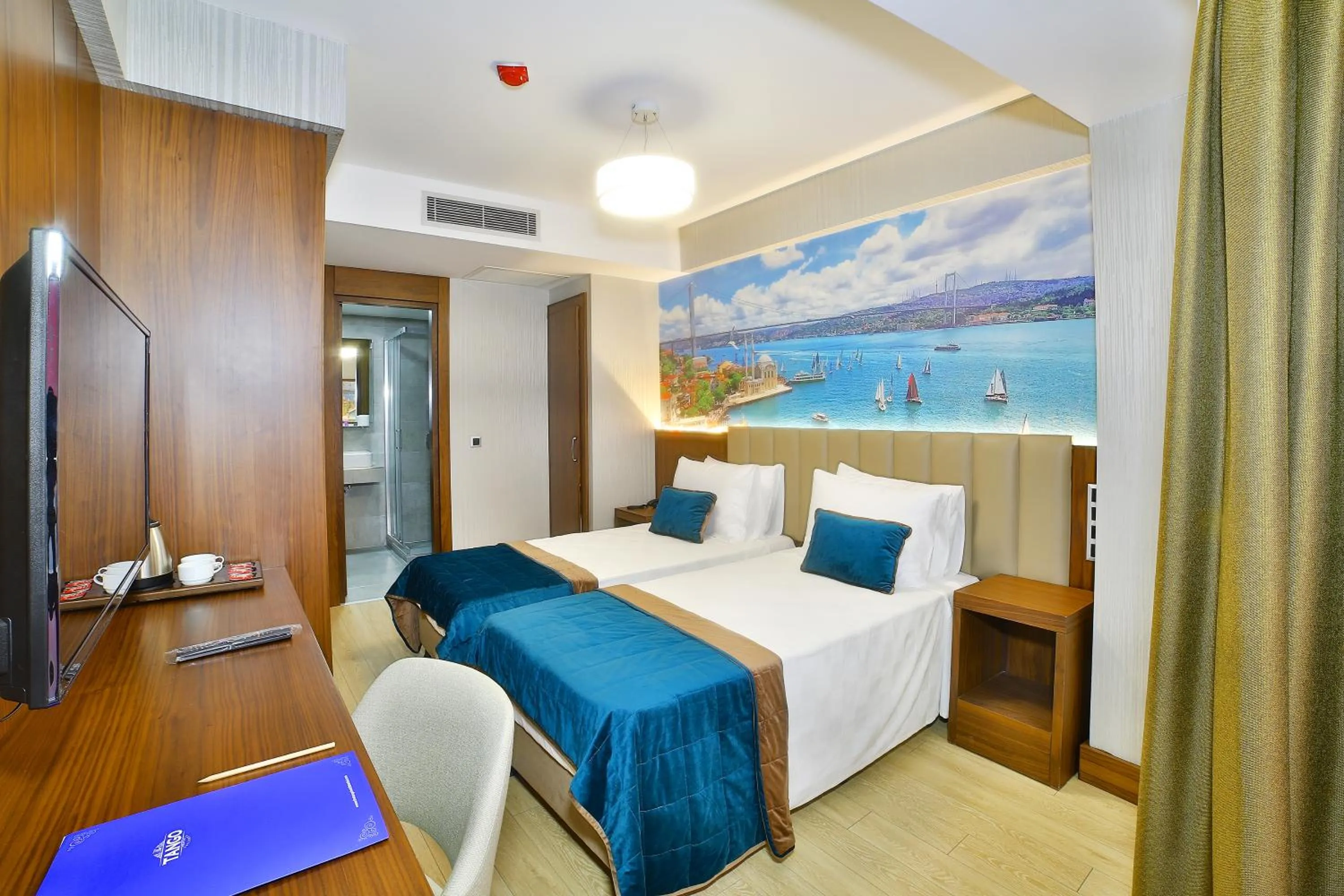 Photo of the whole room, Bed in The Tango Hotel Taksim