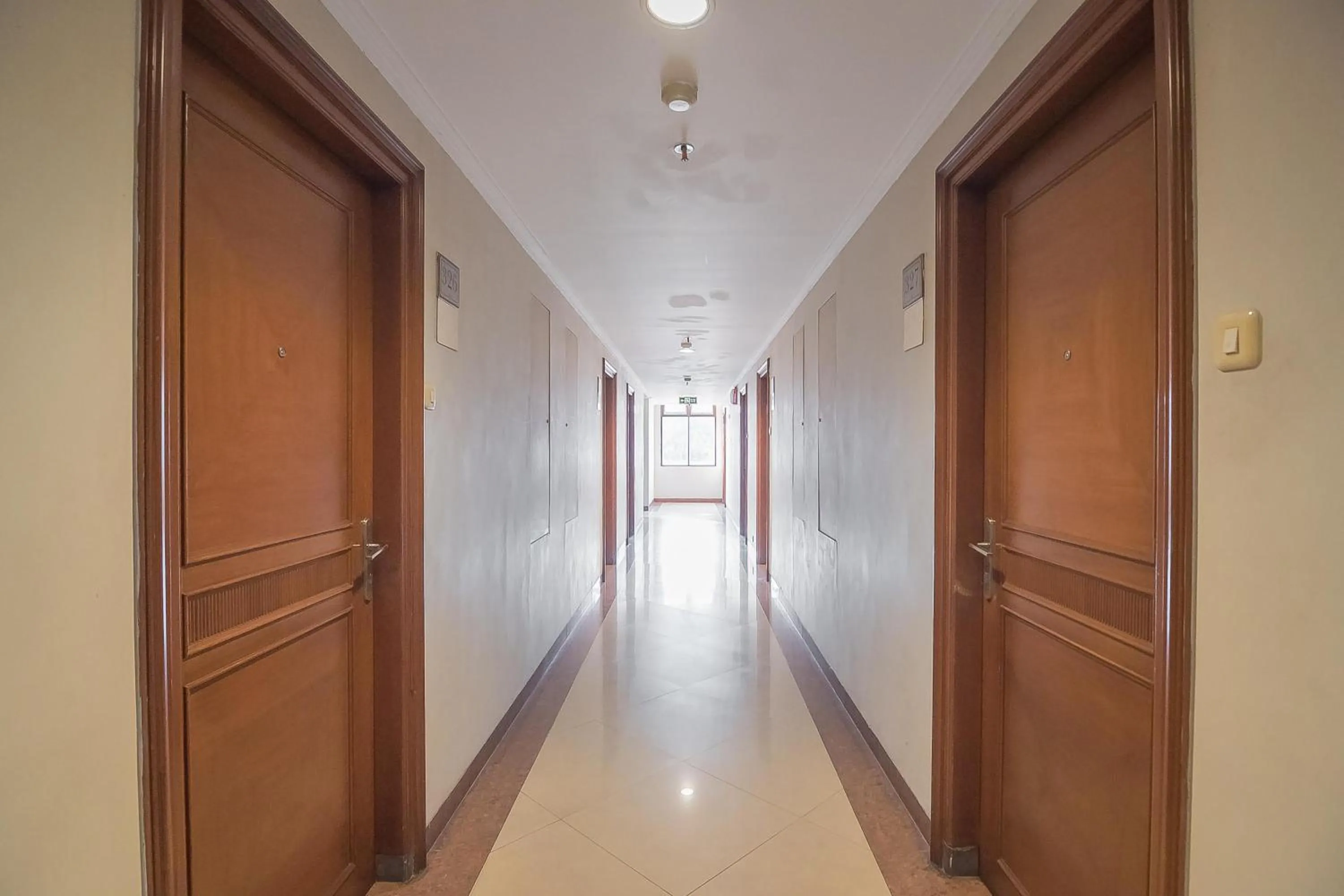 Balcony/Terrace in Hotel Yehezkiel Surapati Mitra RedDoorz