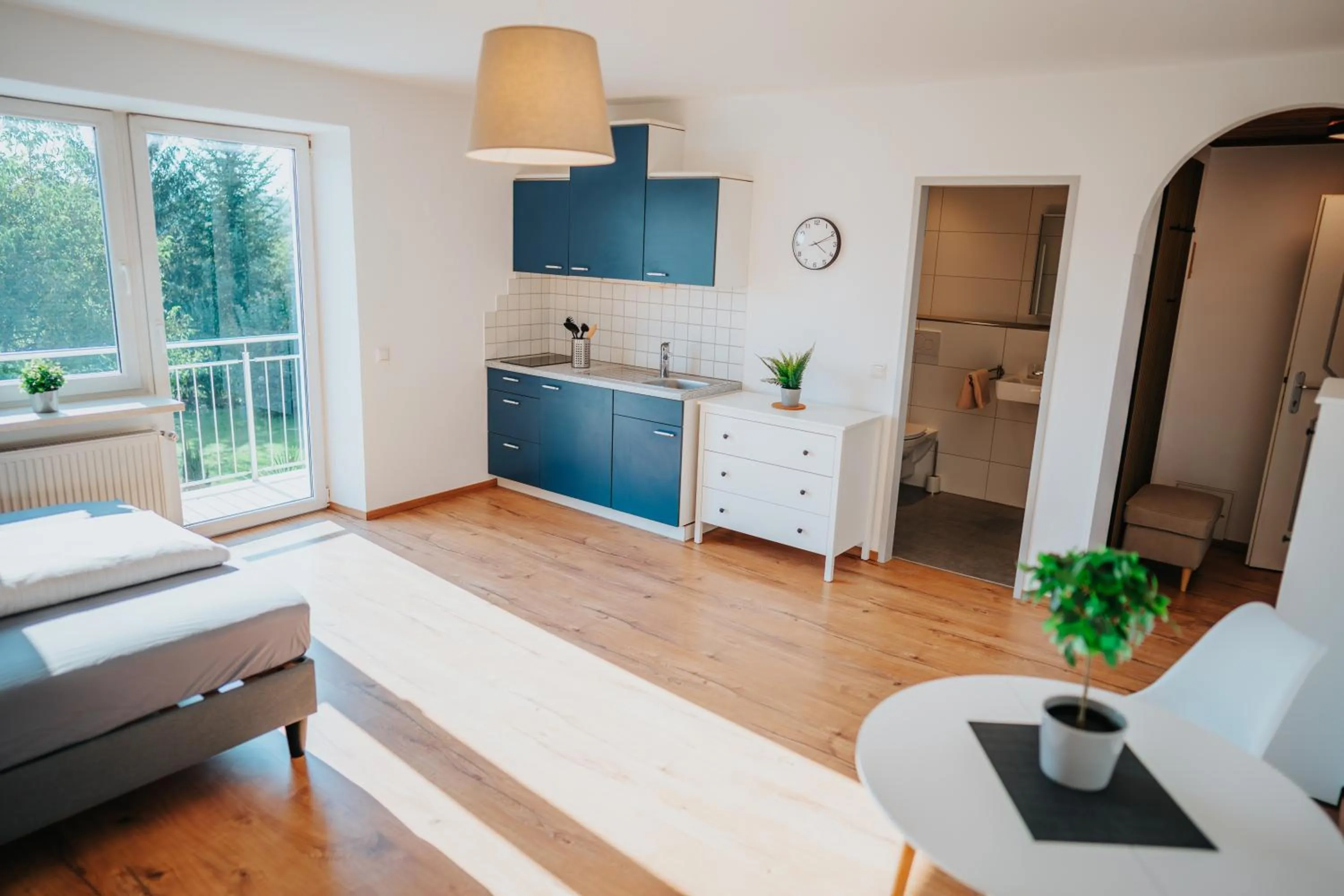 Photo of the whole room in Hotel Leo