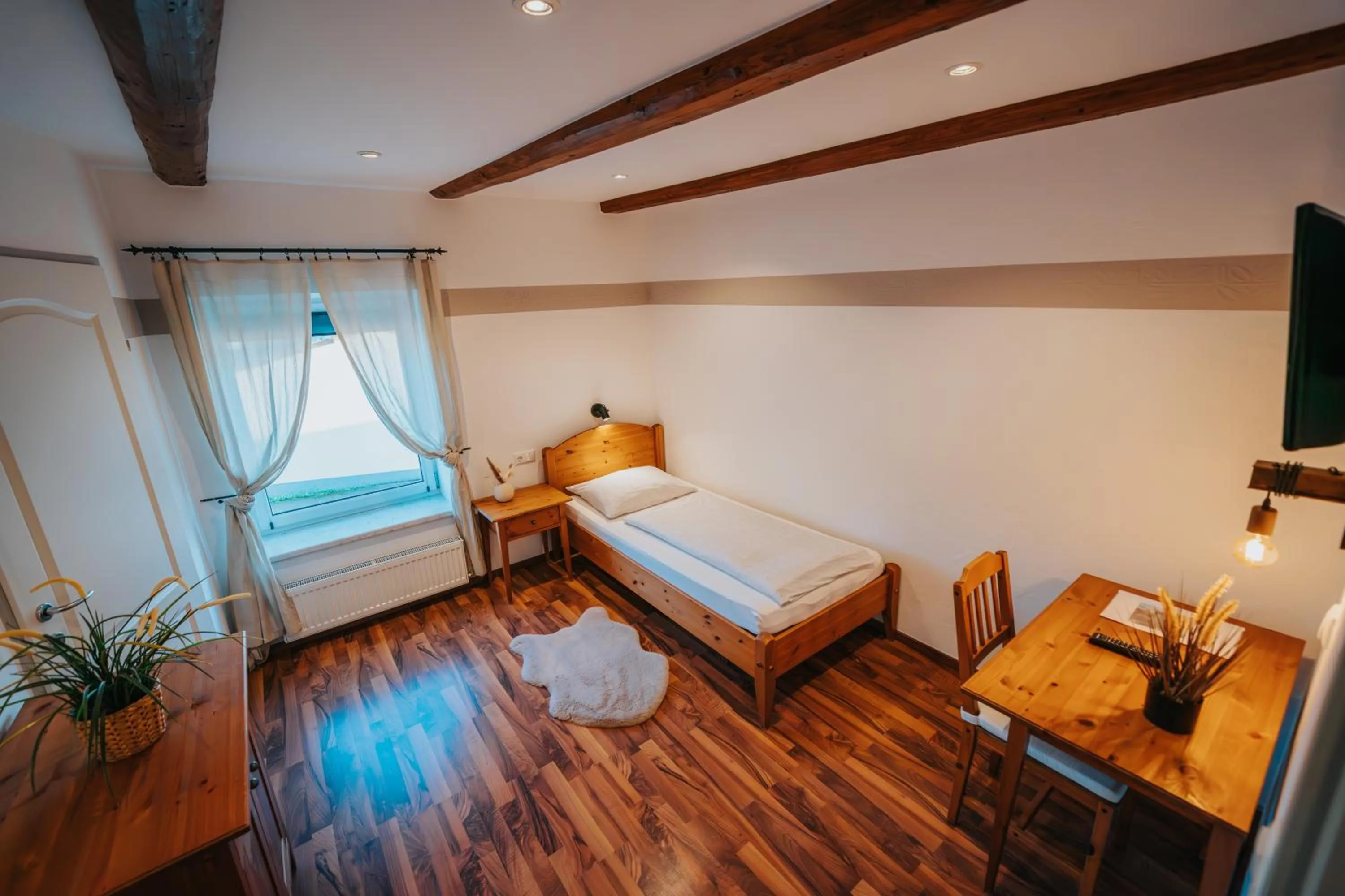 Photo of the whole room, Bed in Hotel Leo