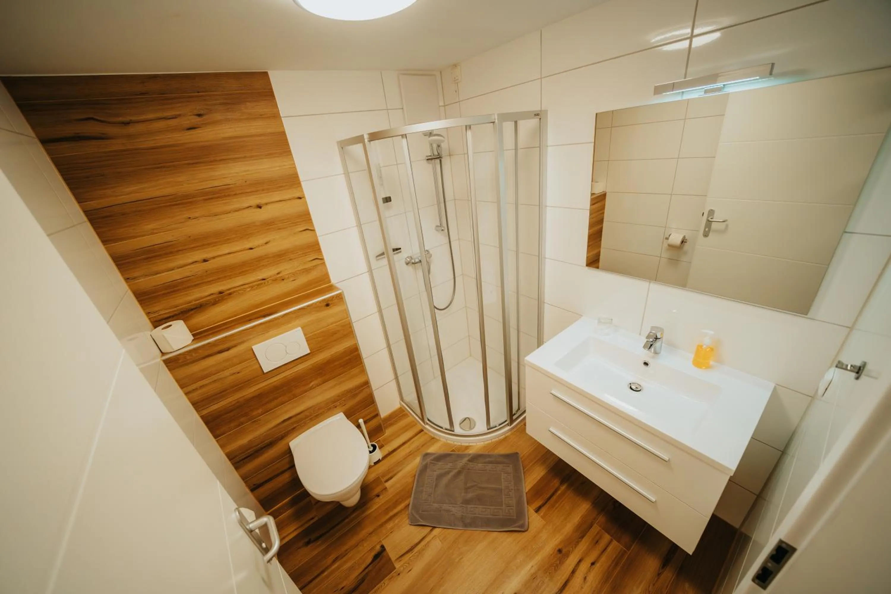 Bathroom in Hotel Leo