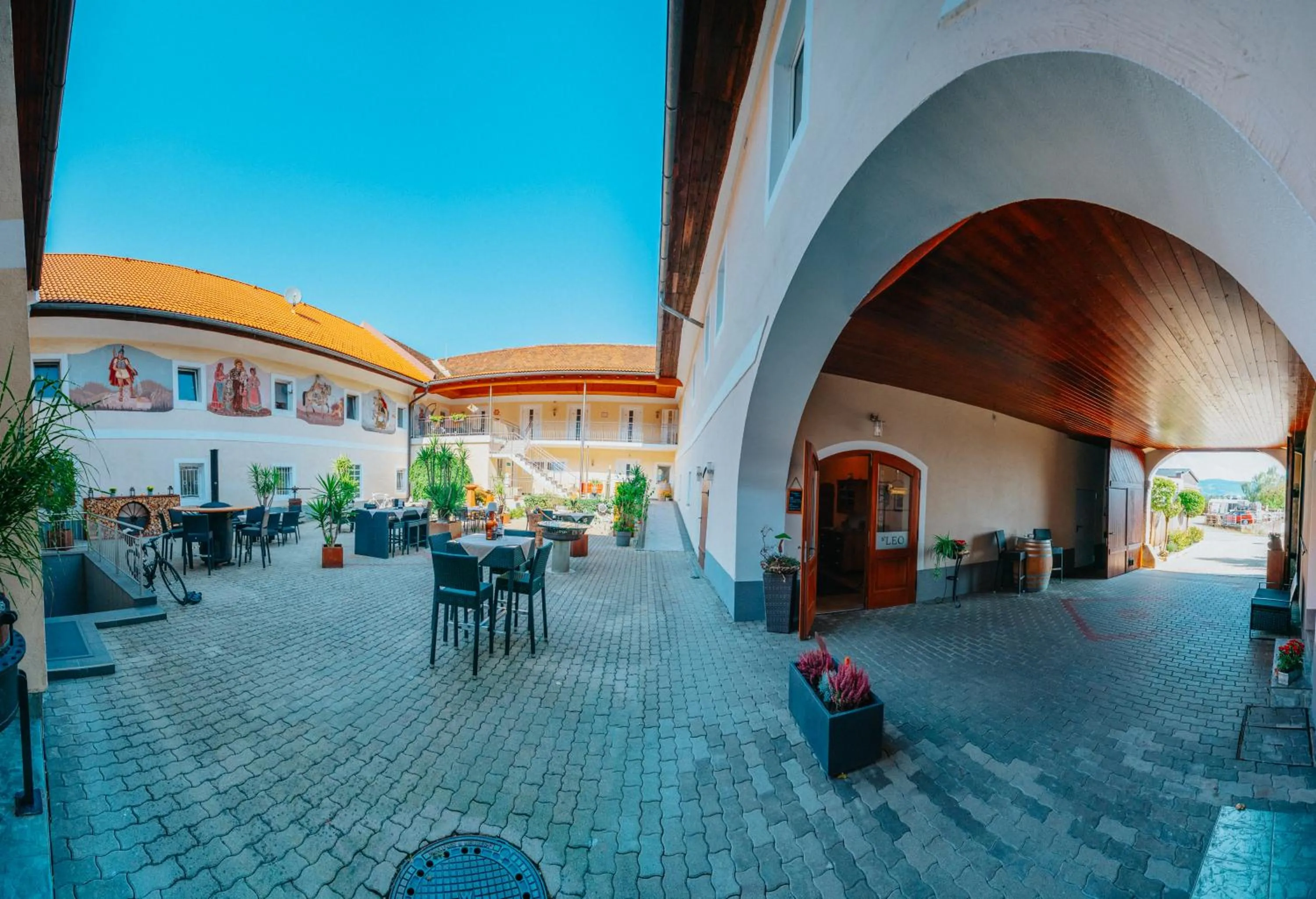 Patio in Hotel Leo