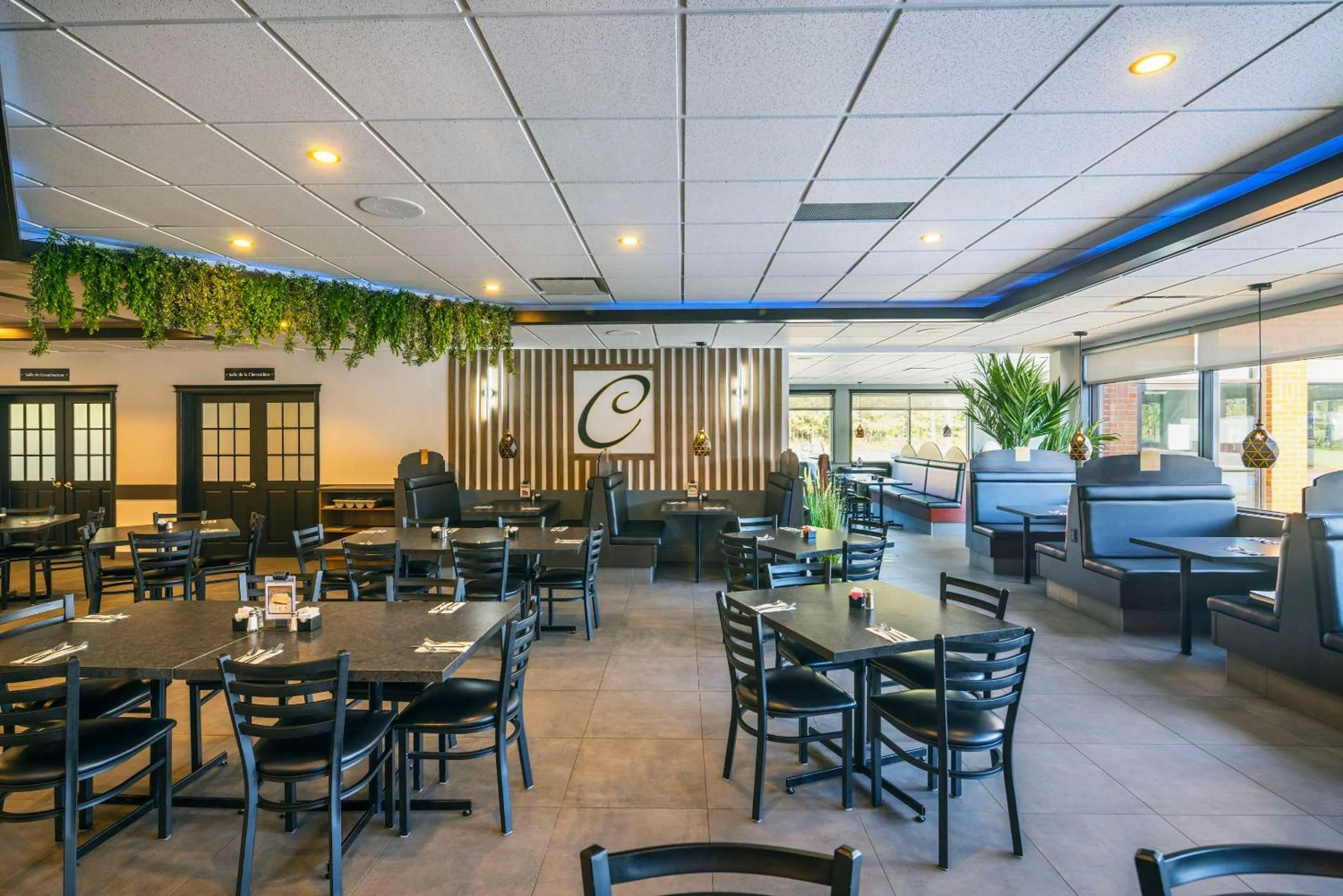 Restaurant/places to eat in Econo Lodge