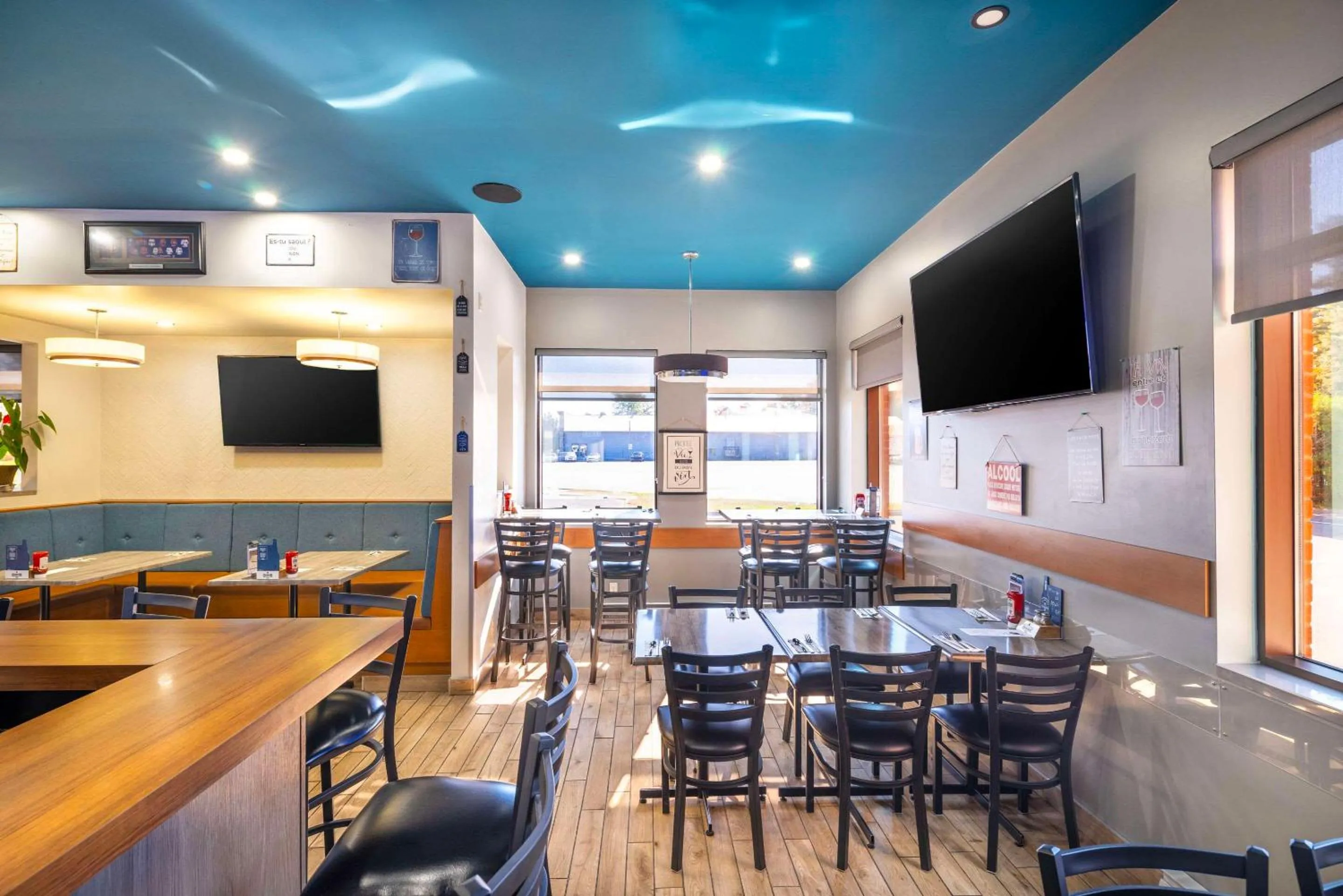 Restaurant/places to eat in Econo Lodge