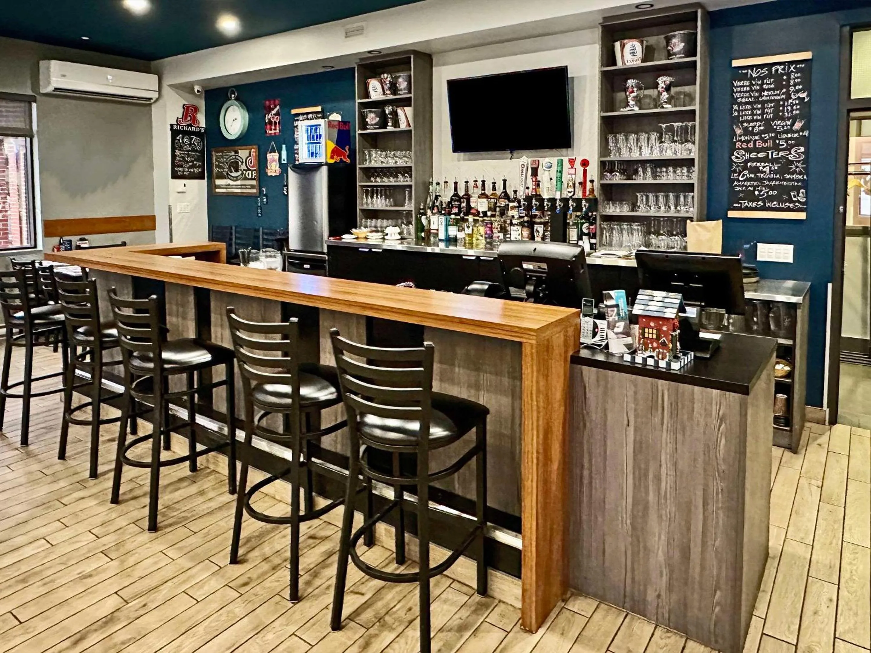 Restaurant/places to eat in Econo Lodge