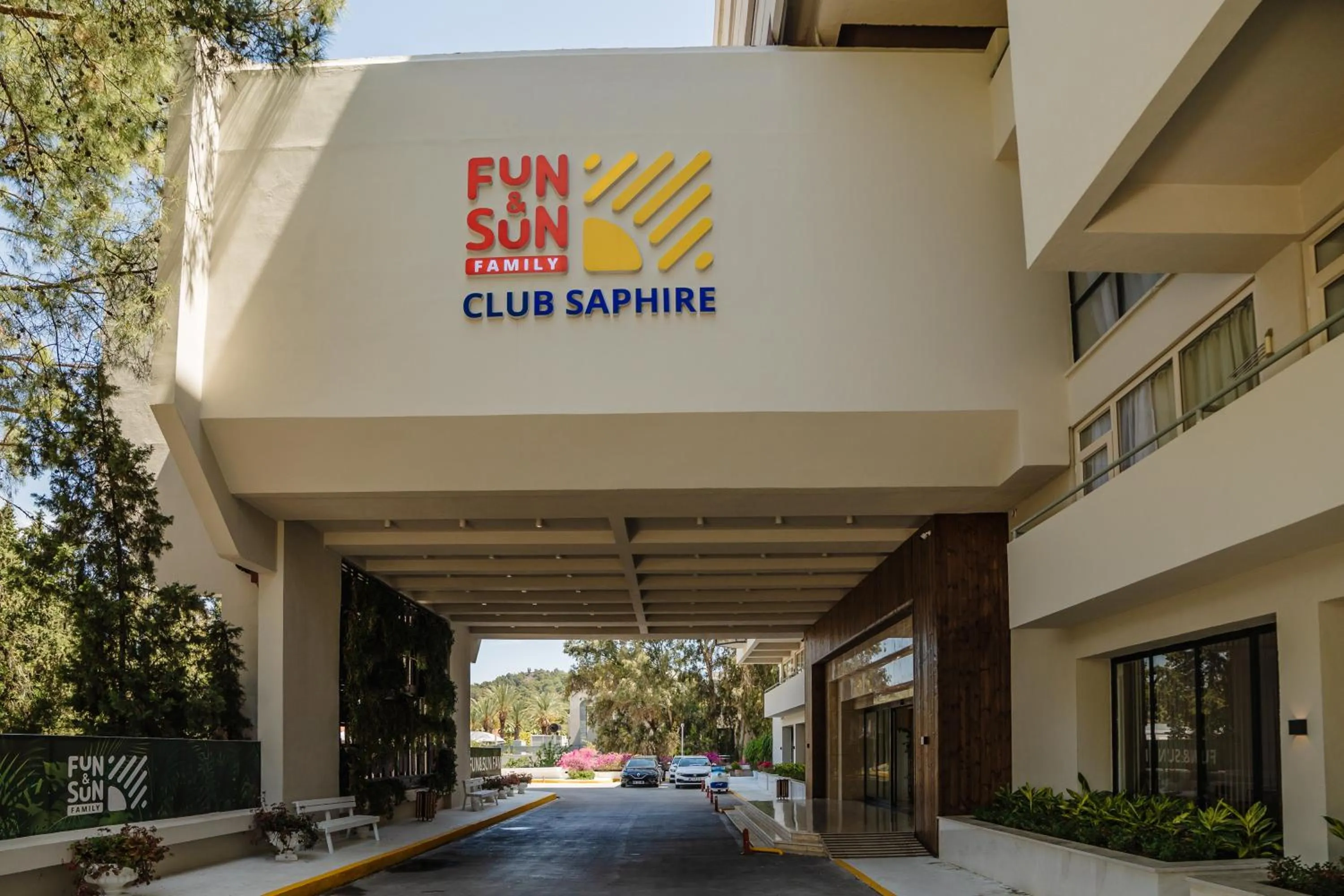 Property building in Fun & Sun Club Saphire