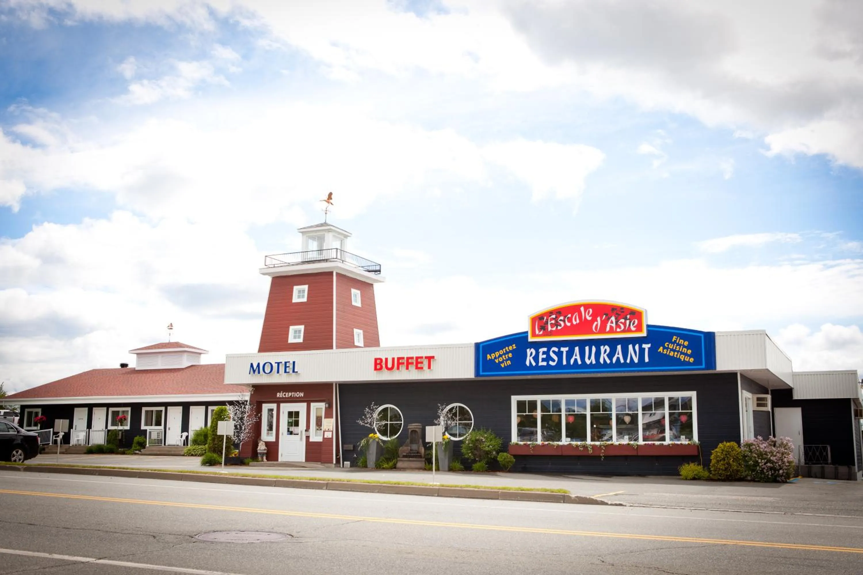 Property building in Motel le Phare