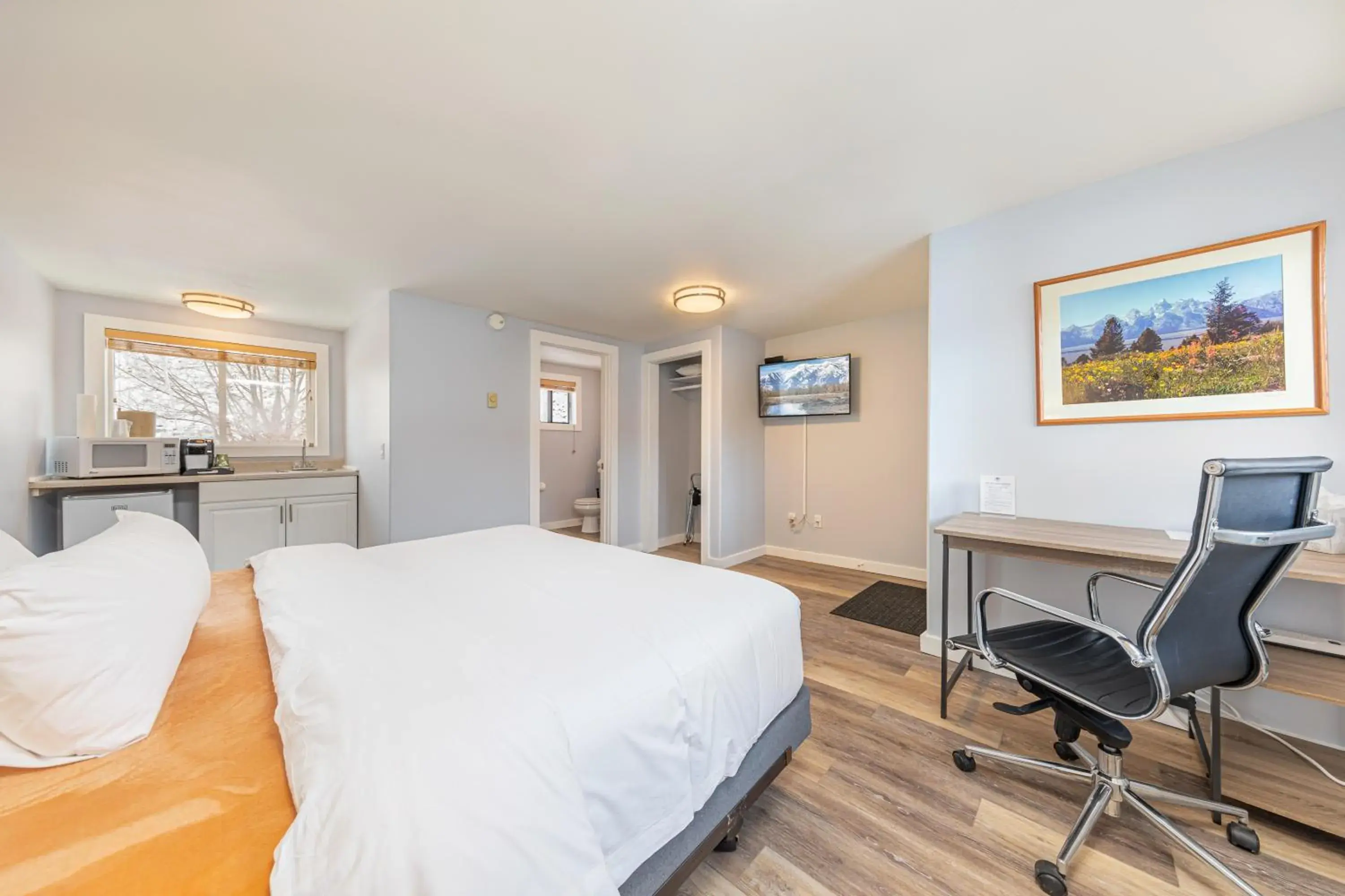 King Room in Miller Park Lodge King Room in Miller Park Lodge