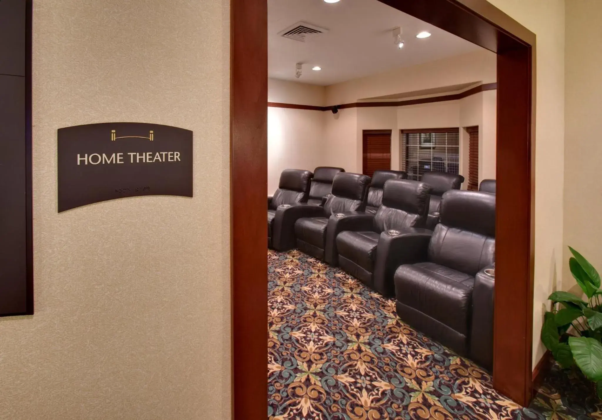 Lobby or reception in Staybridge Suites Rockford by IHG Lobby or reception in Staybridge Suites Rockford by IHG