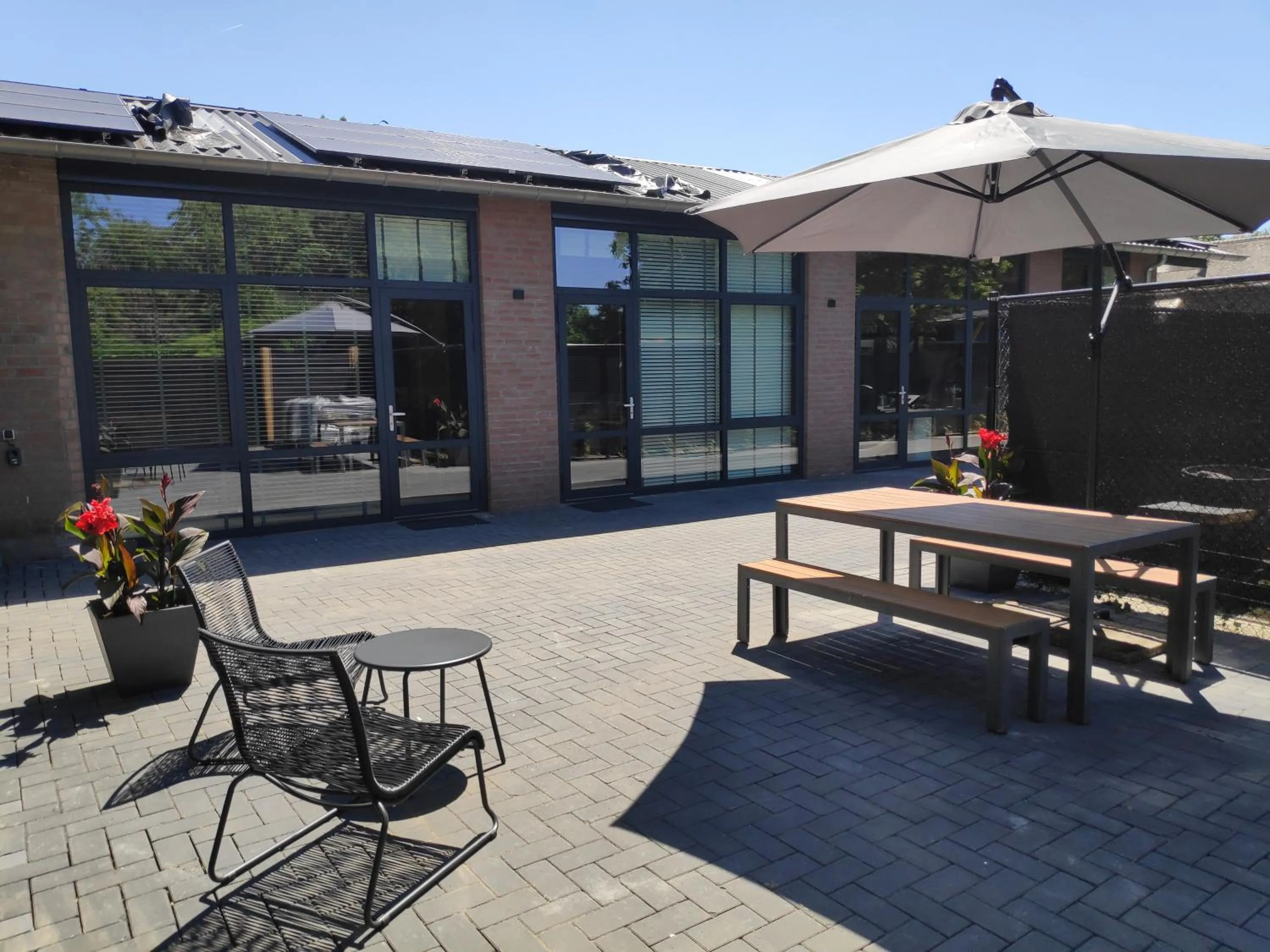 Property building in Bij ons 'Niek