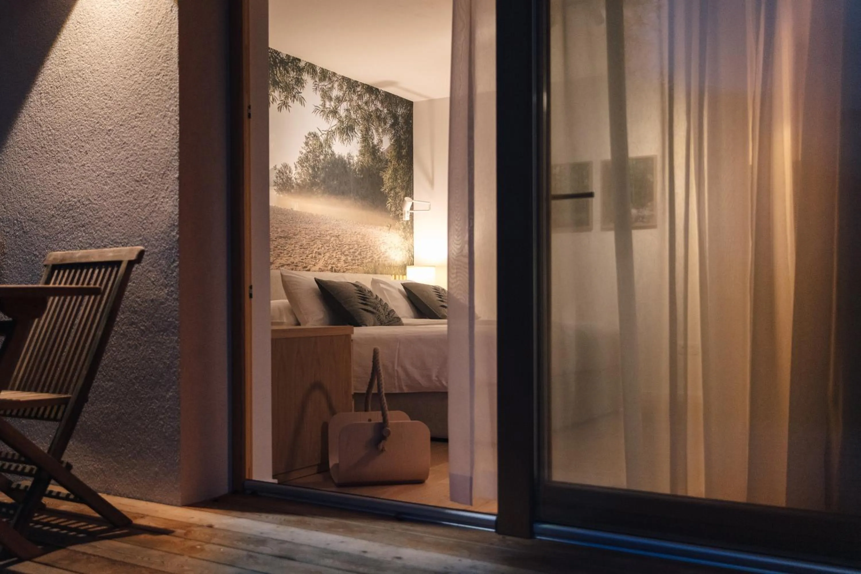 Balcony/Terrace, Bed in Hotel Majerca