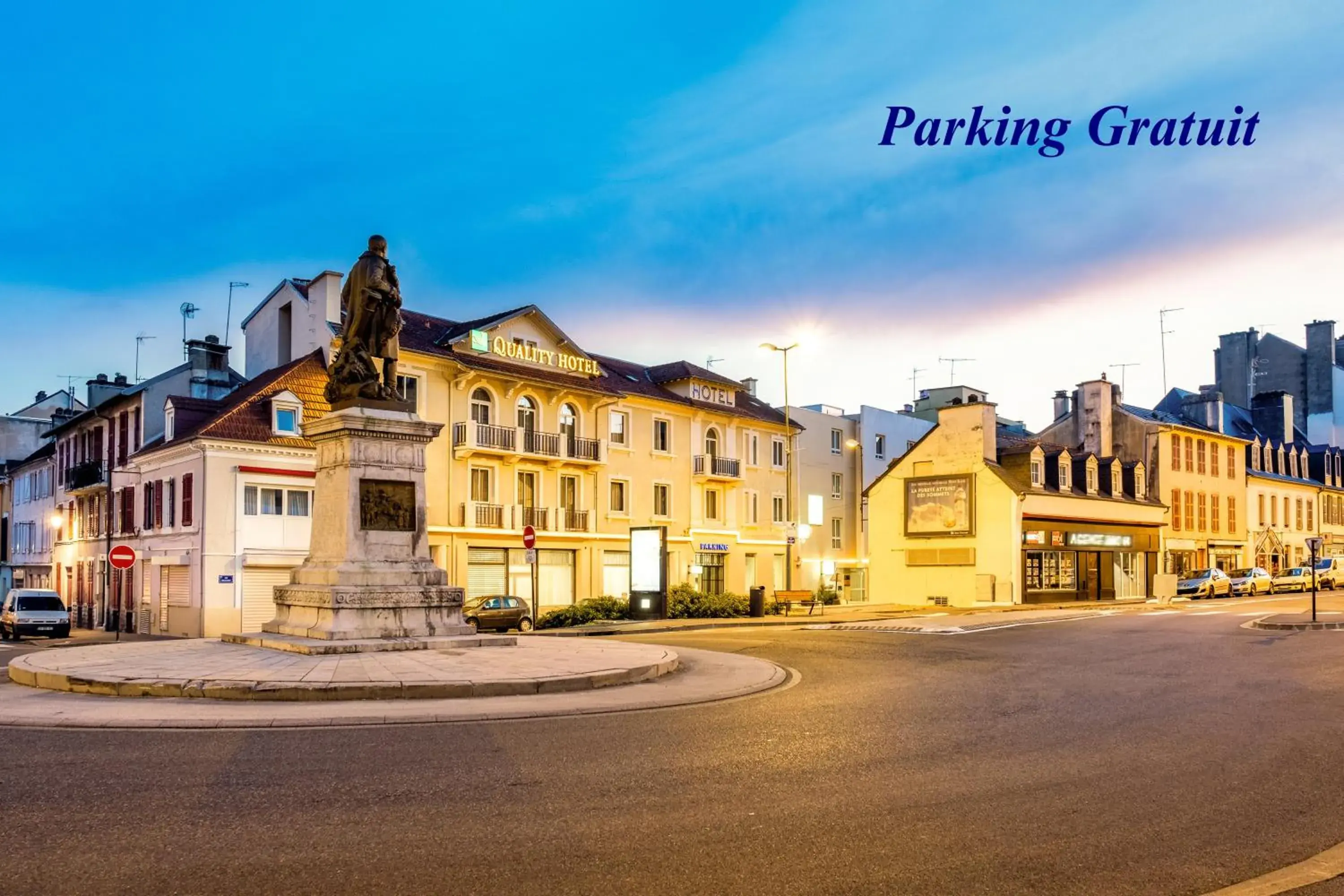 Facade/entrance in Quality Hotel Pau Centre Bosquet Facade/entrance in Quality Hotel Pau Centre Bosquet