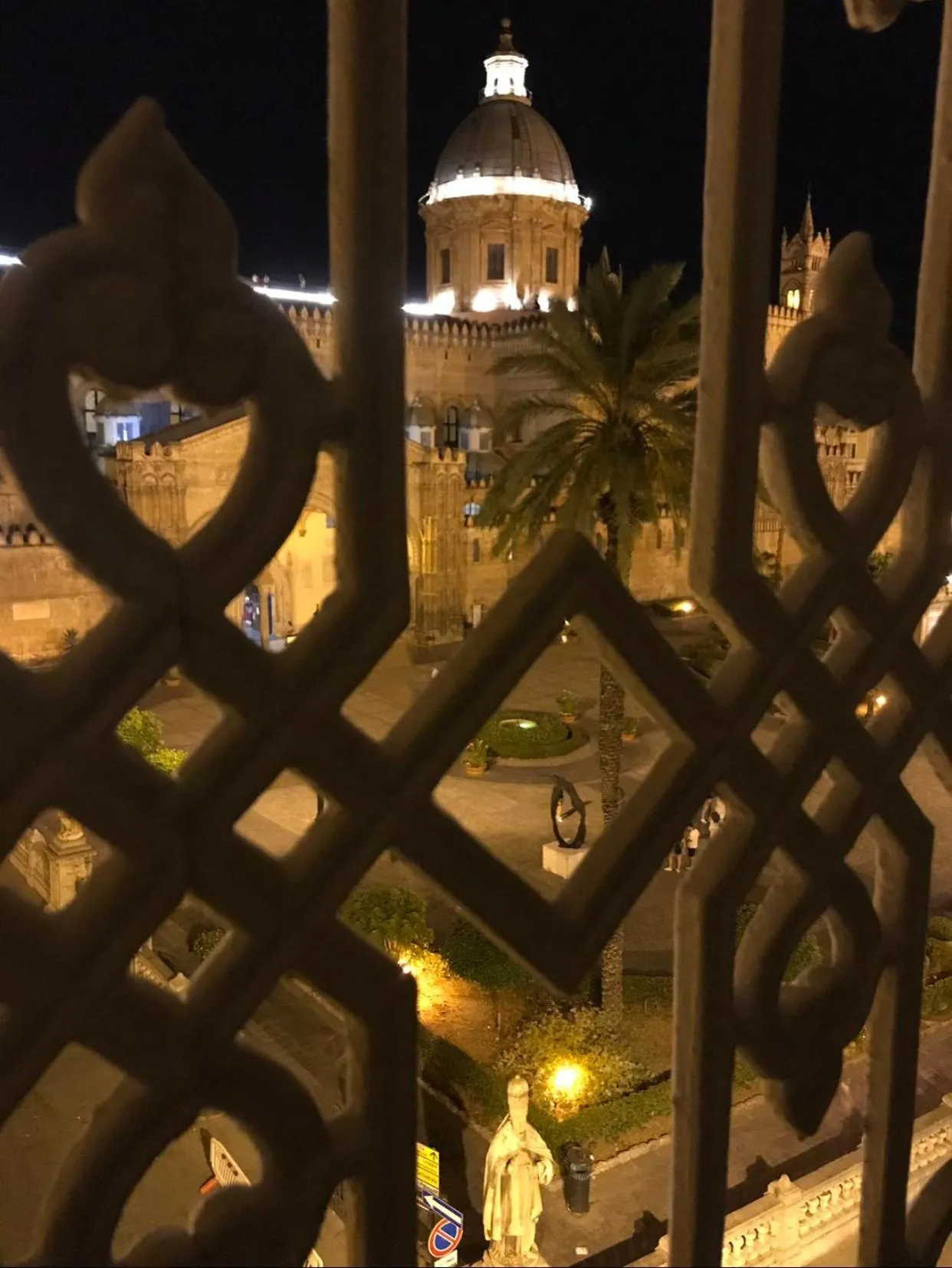 Photo of the whole room in Residenza del Castillo