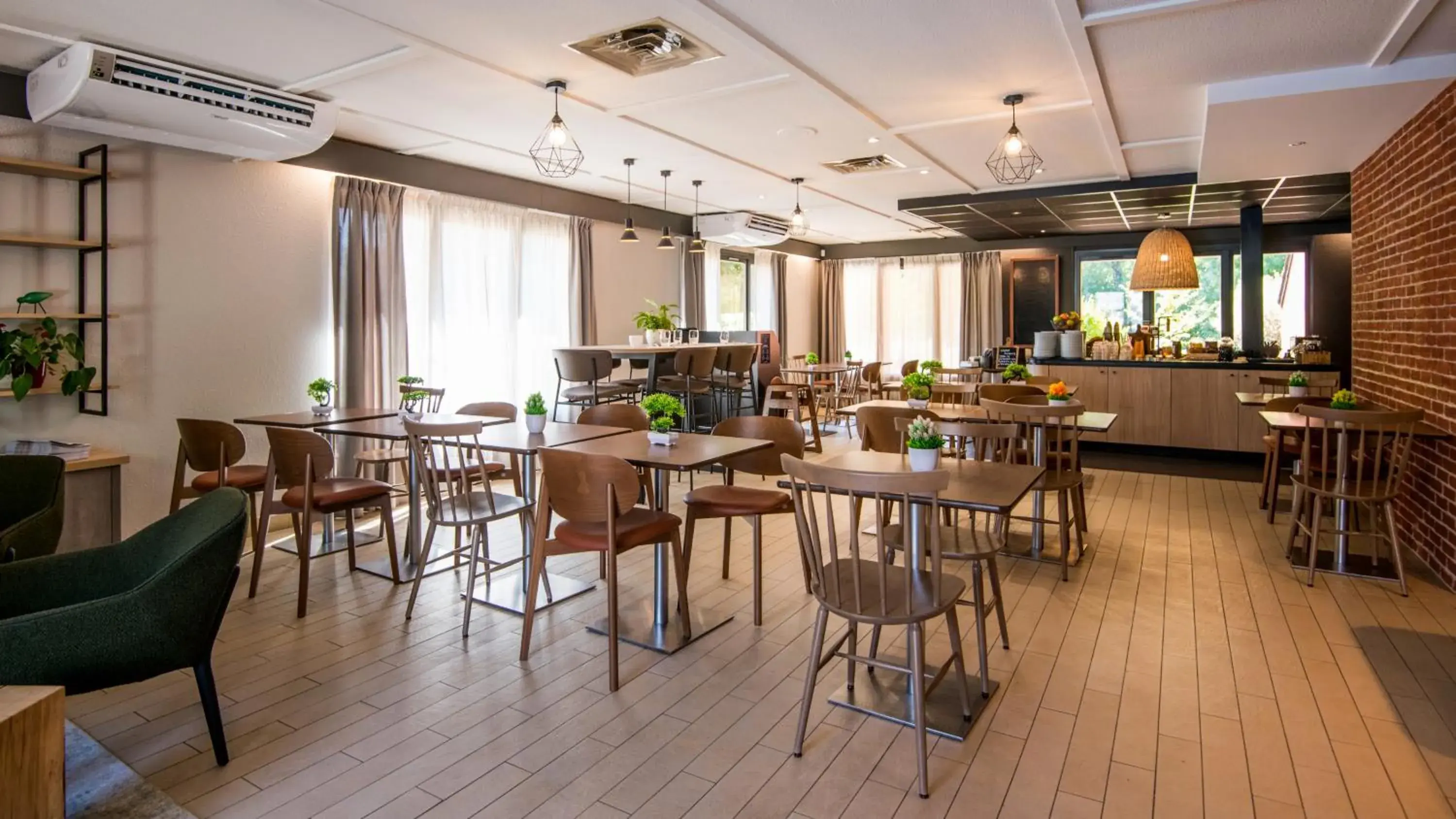 Restaurant/places to eat in Campanile Hotel Compiegne Restaurant/places to eat in Campanile Hotel Compiegne