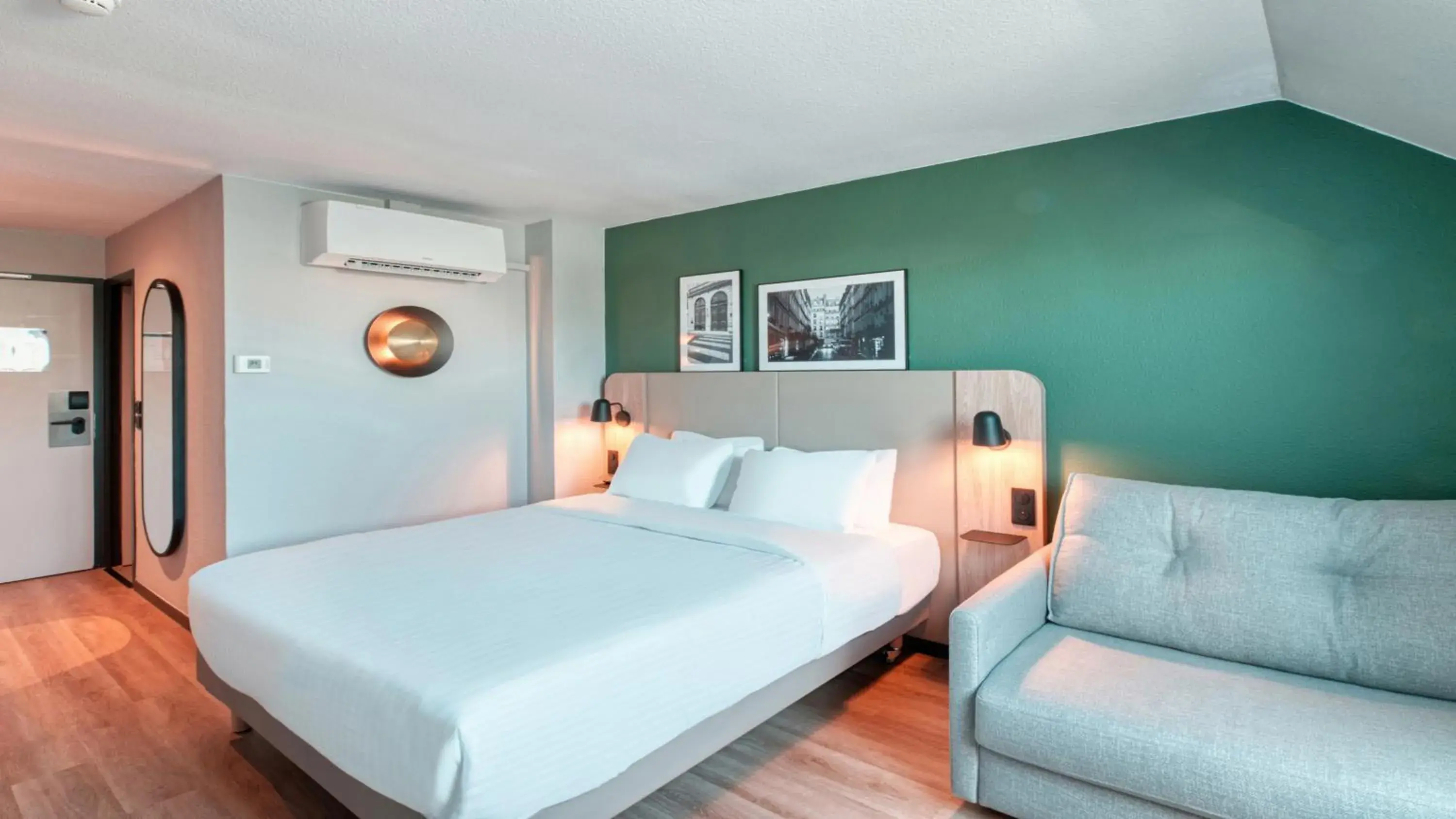 Bed in Campanile Hotel Compiegne Bed in Campanile Hotel Compiegne