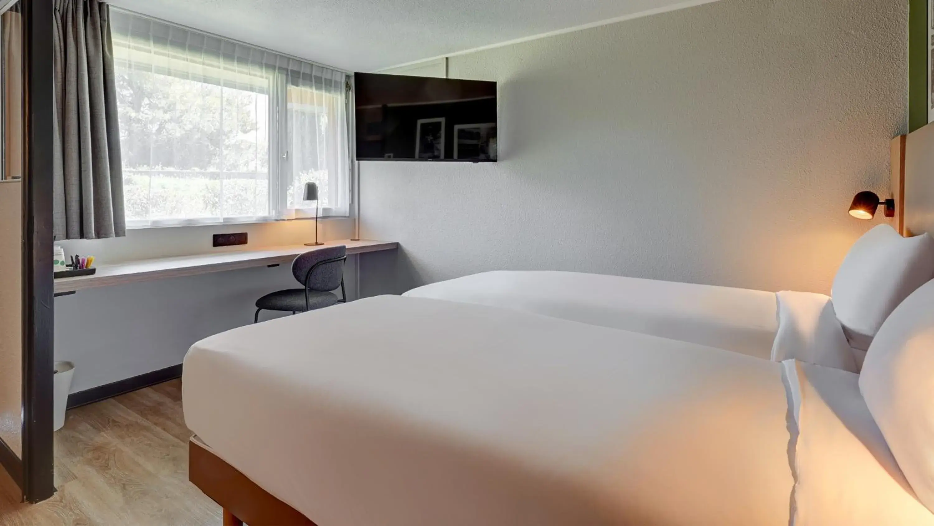 Bed in Campanile Hotel Compiegne Bed in Campanile Hotel Compiegne