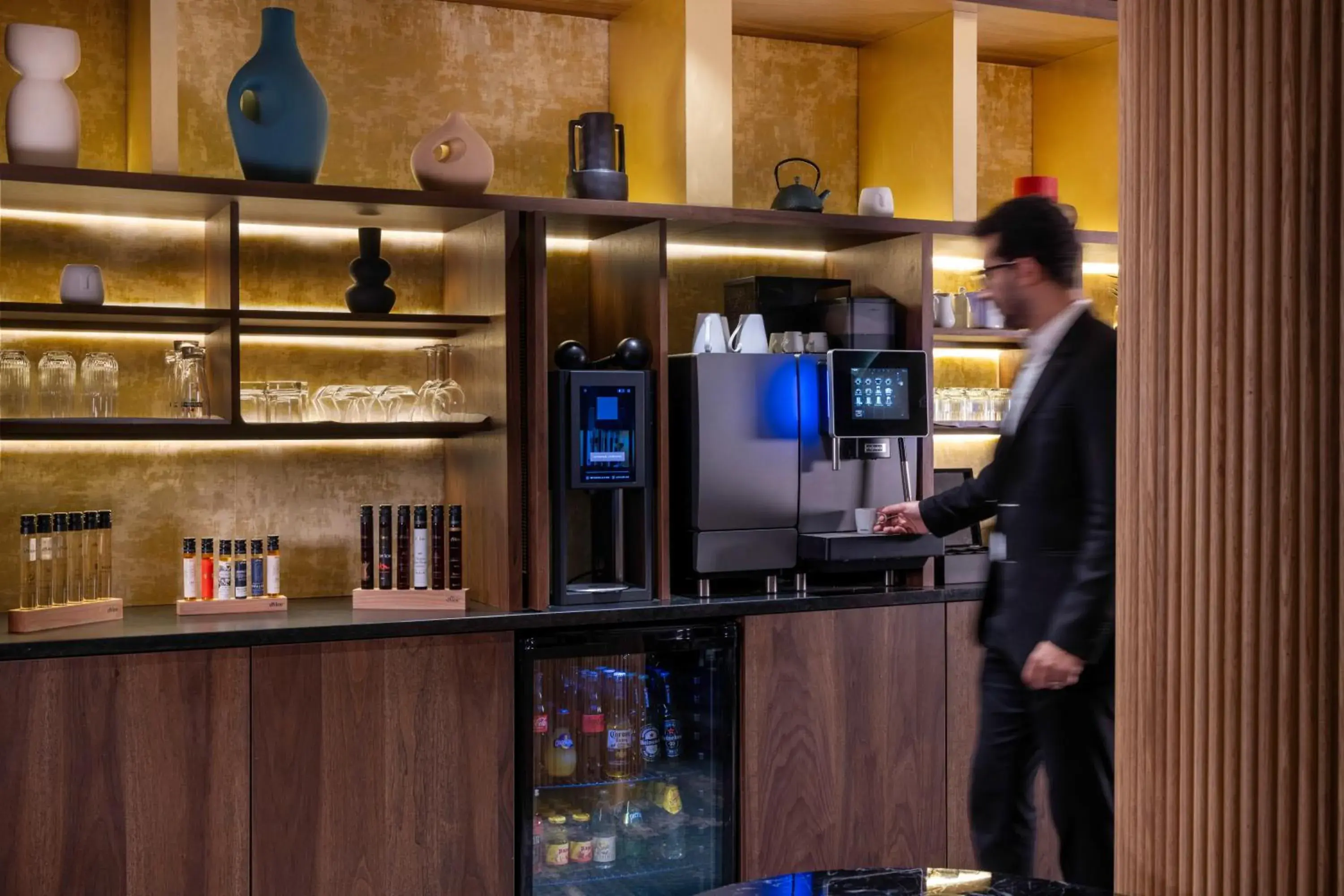 Lounge or bar in Hôtel Etoile Maillot Lounge or bar in Hôtel Etoile Maillot