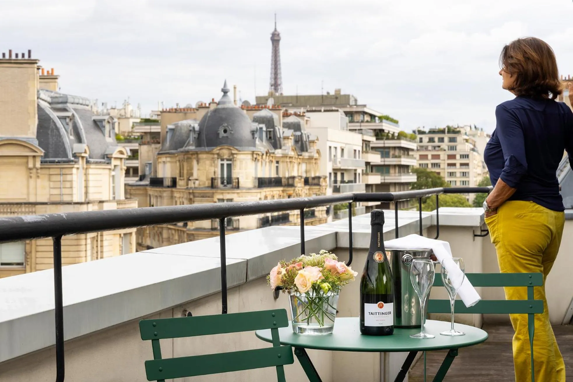 View (from property/room) in Hôtel Etoile Maillot