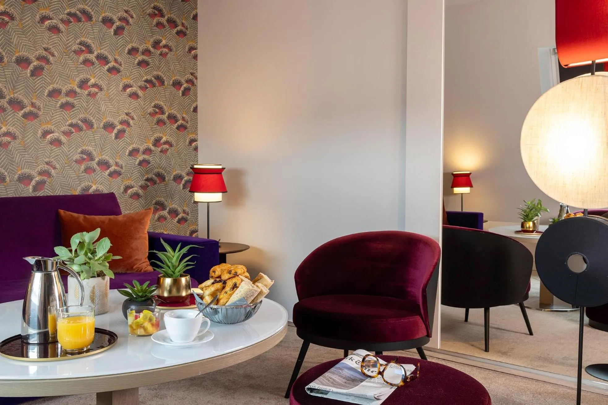 Living room in Hôtel Etoile Maillot