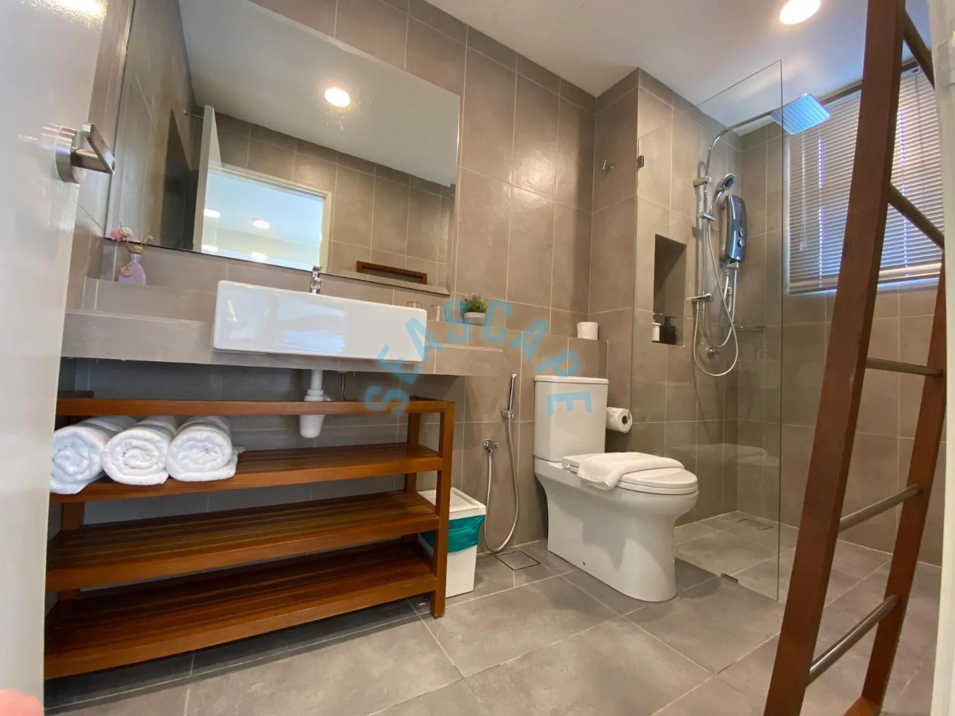 Shower in Timurbay by Seascape