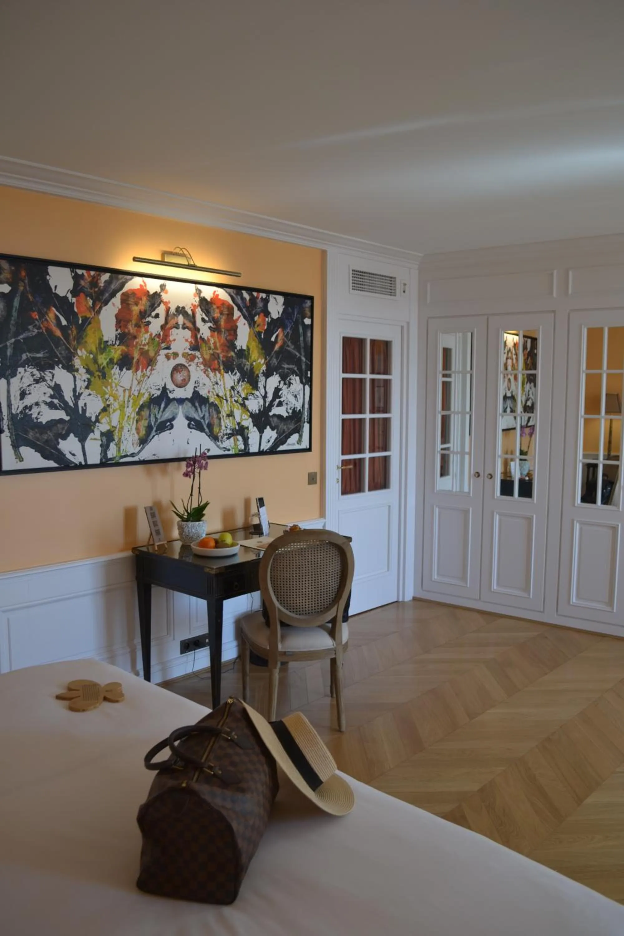 Decorative detail in Hotel Le Saint Paul