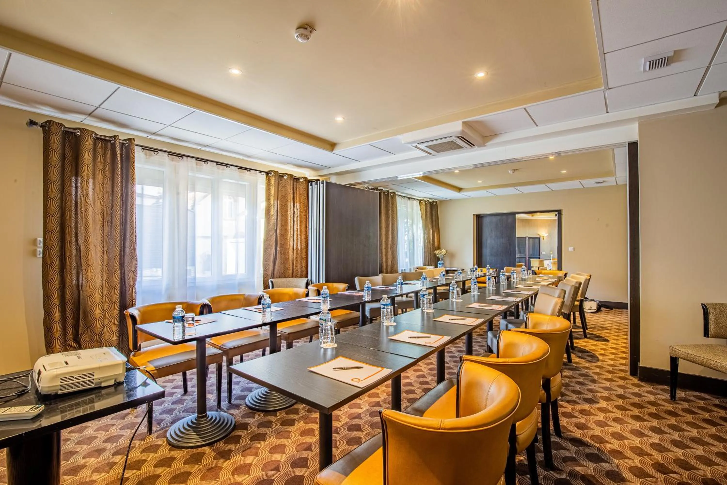 Meeting/conference room in Jehan De Beauce - Les Collectionneurs