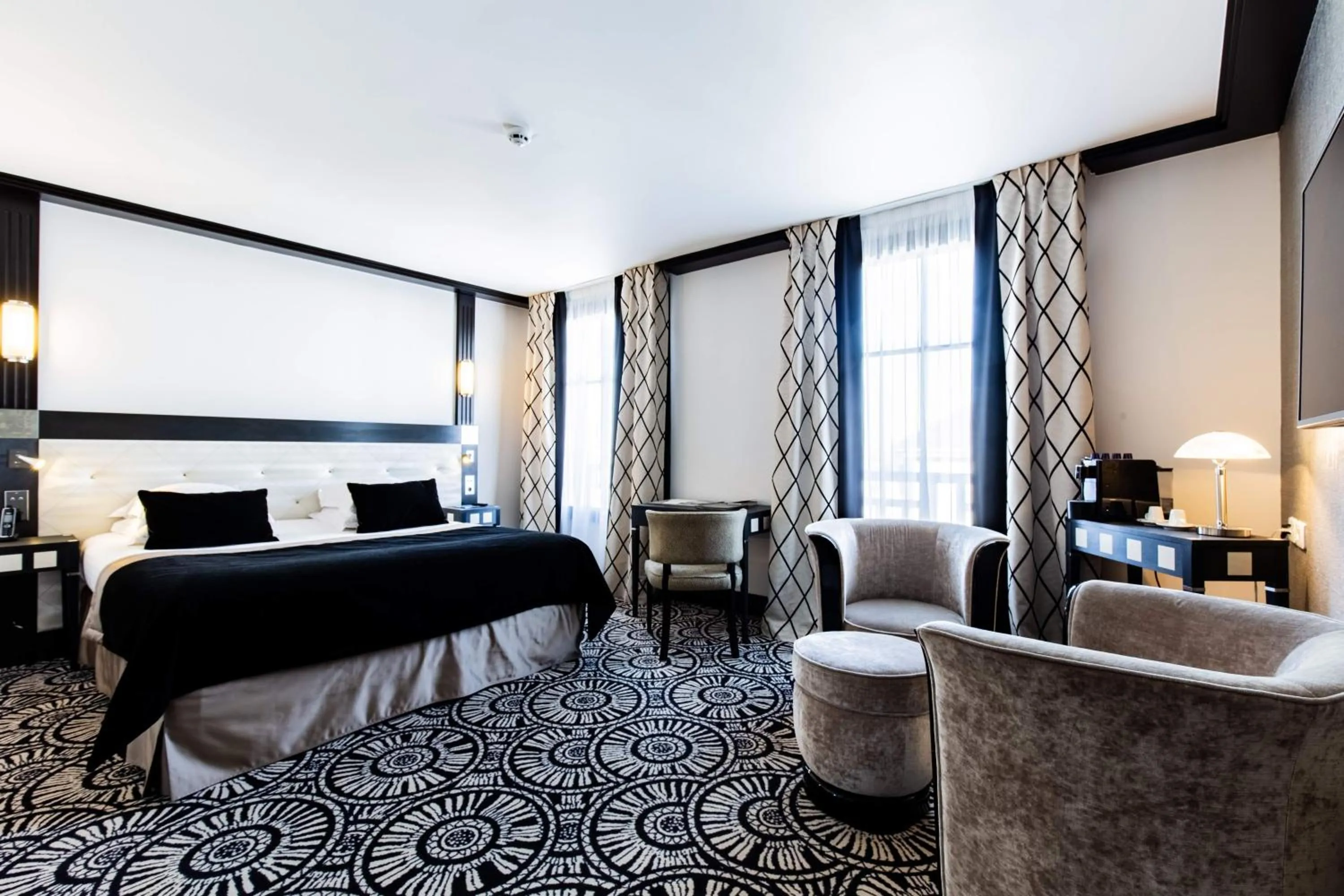 Bedroom, Bed in Jehan De Beauce - Les Collectionneurs