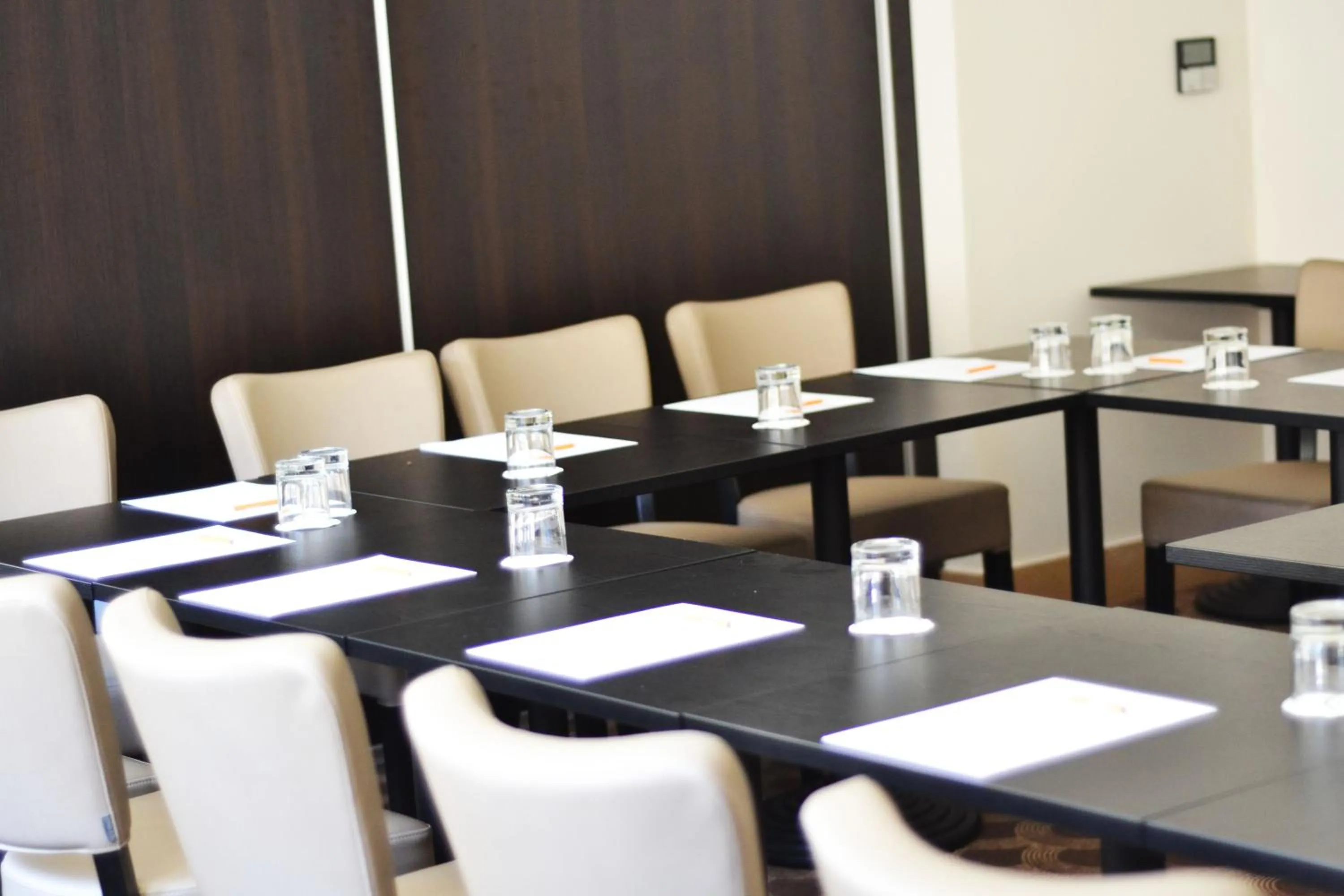 Meeting/conference room in Jehan De Beauce - Les Collectionneurs