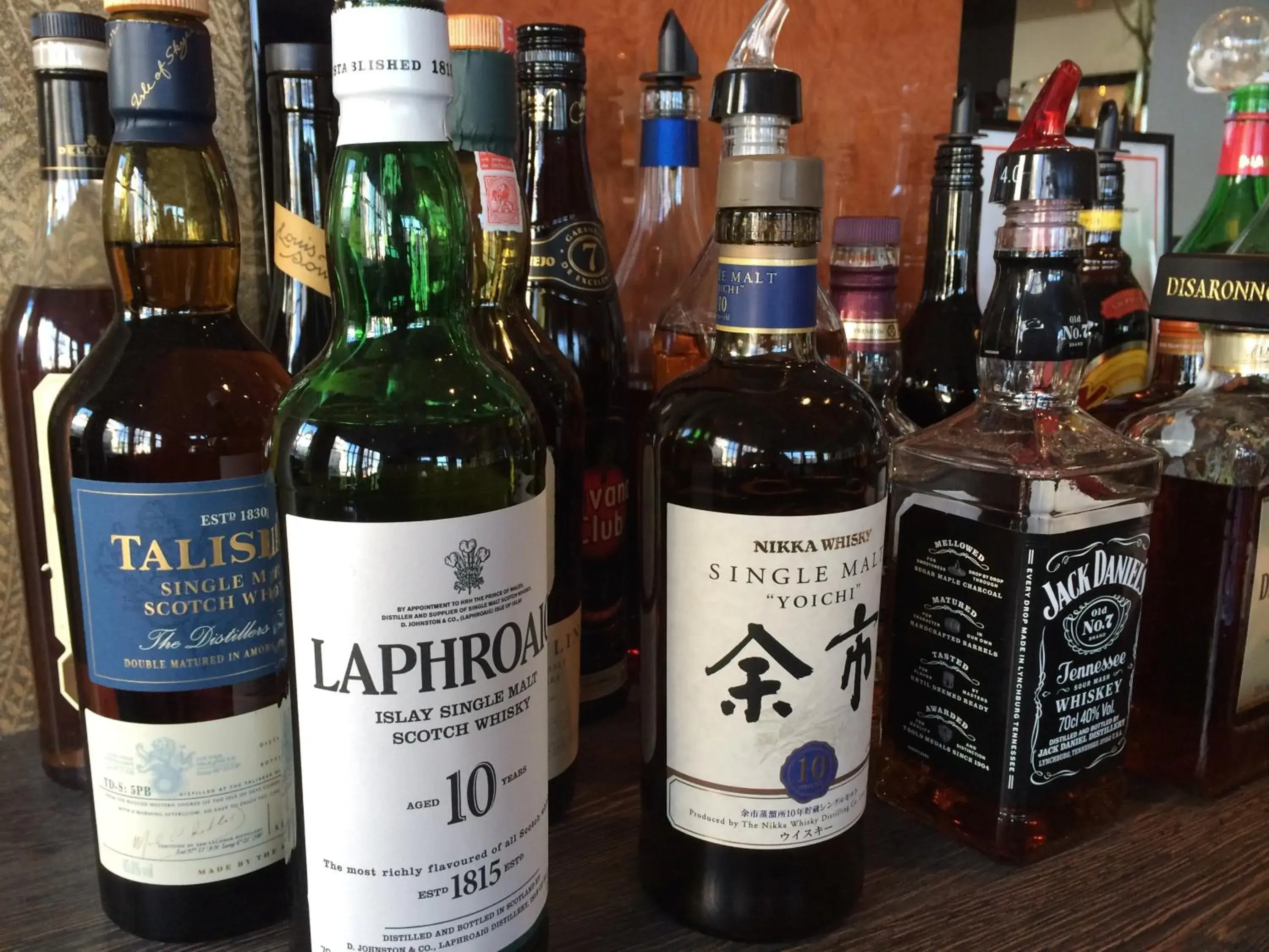 Lounge or bar in Jehan De Beauce - Les Collectionneurs Lounge or bar in Jehan De Beauce - Les Collectionneurs