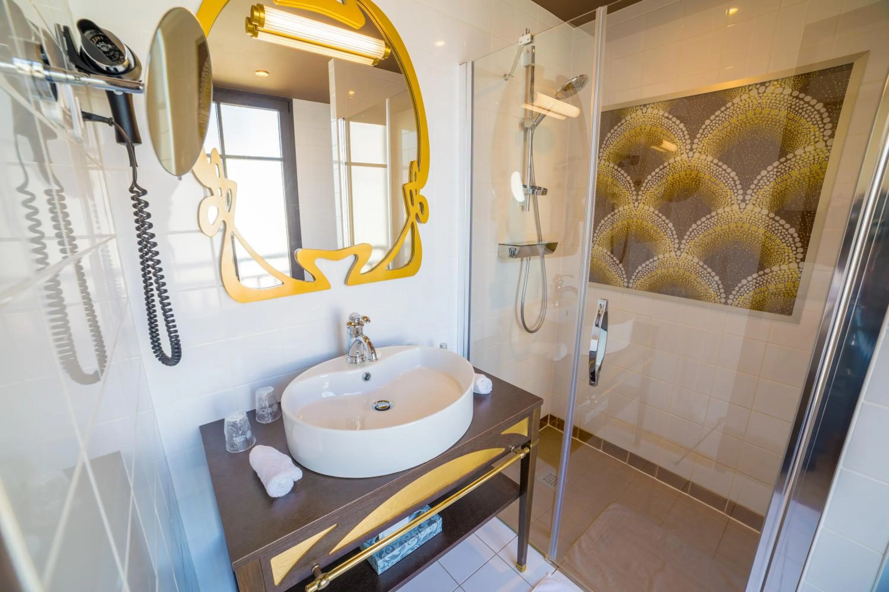 Bathroom in Jehan De Beauce - Les Collectionneurs