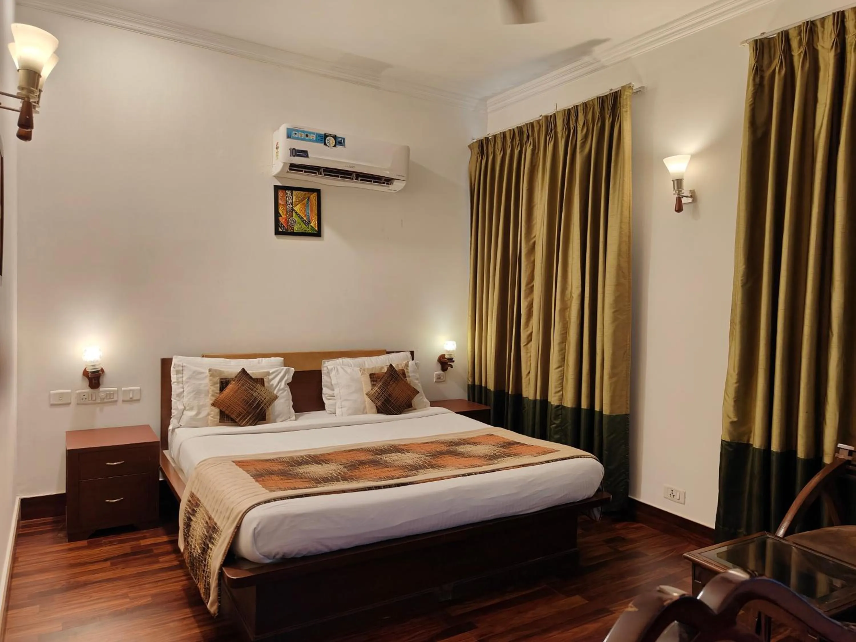 Bed in Tavisha Villa Golf Course MG Road