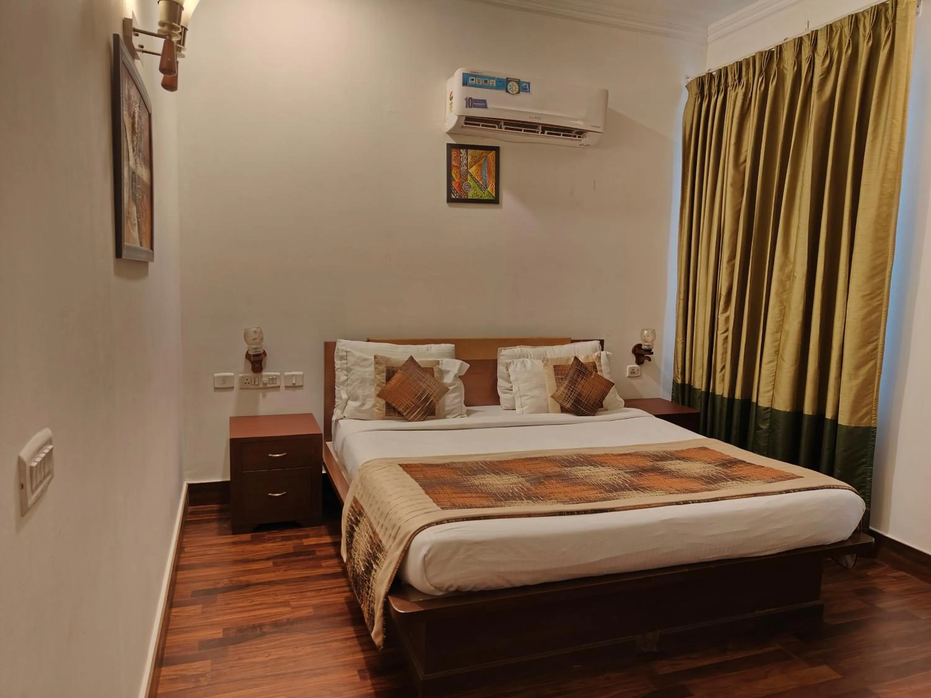 Bed in Tavisha Villa Golf Course MG Road