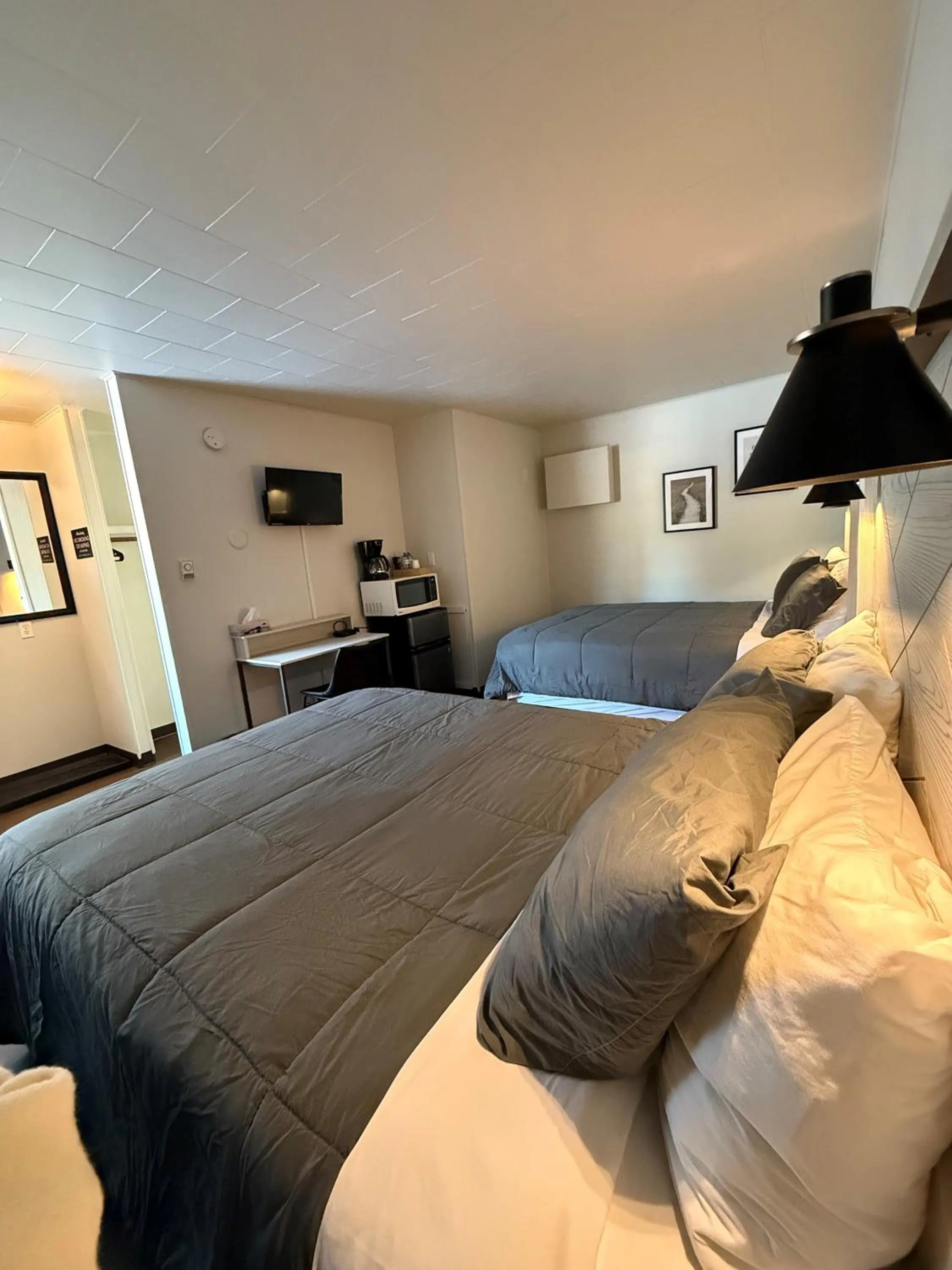 Bed in New Country Motel