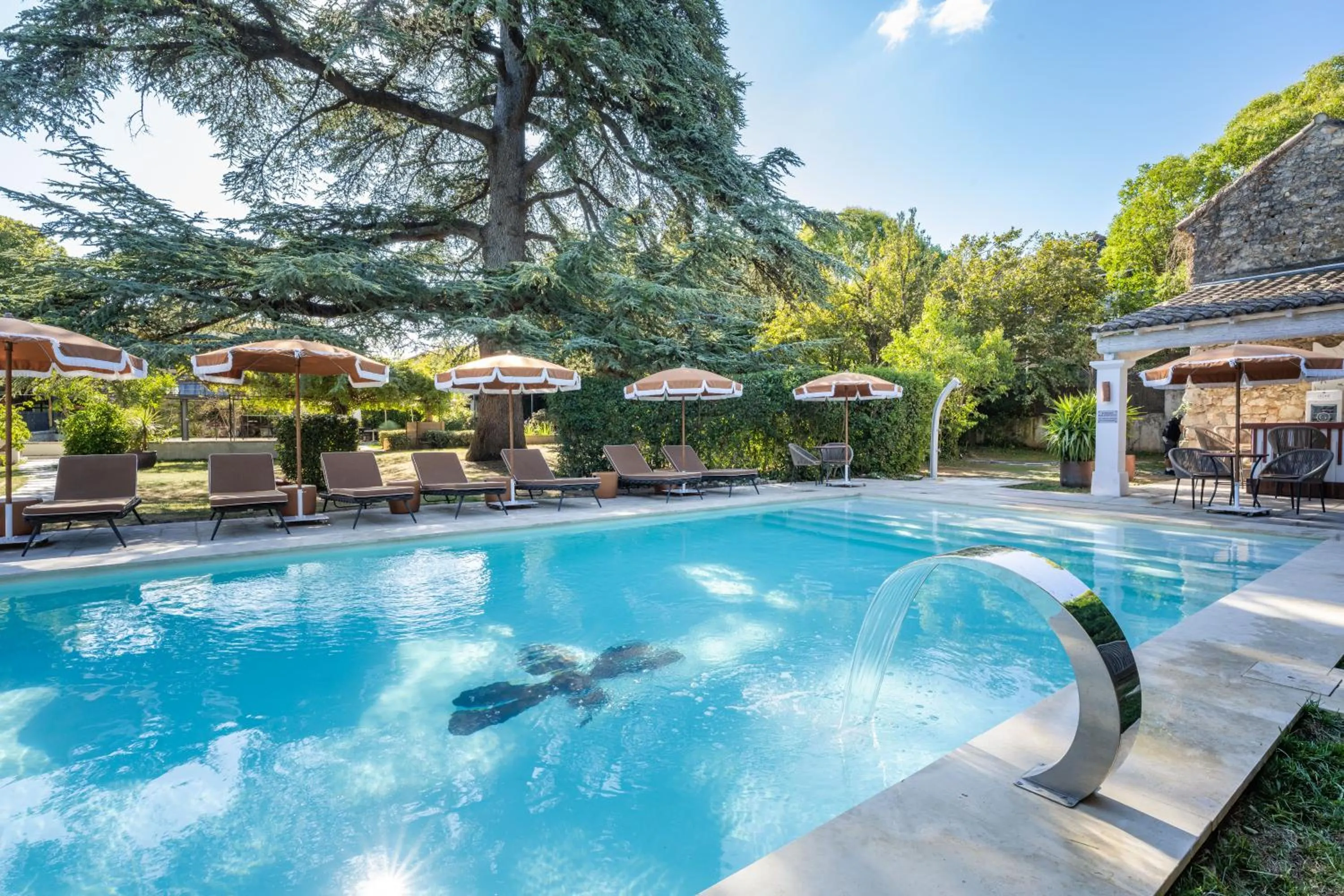 Property building in Villa Augusta