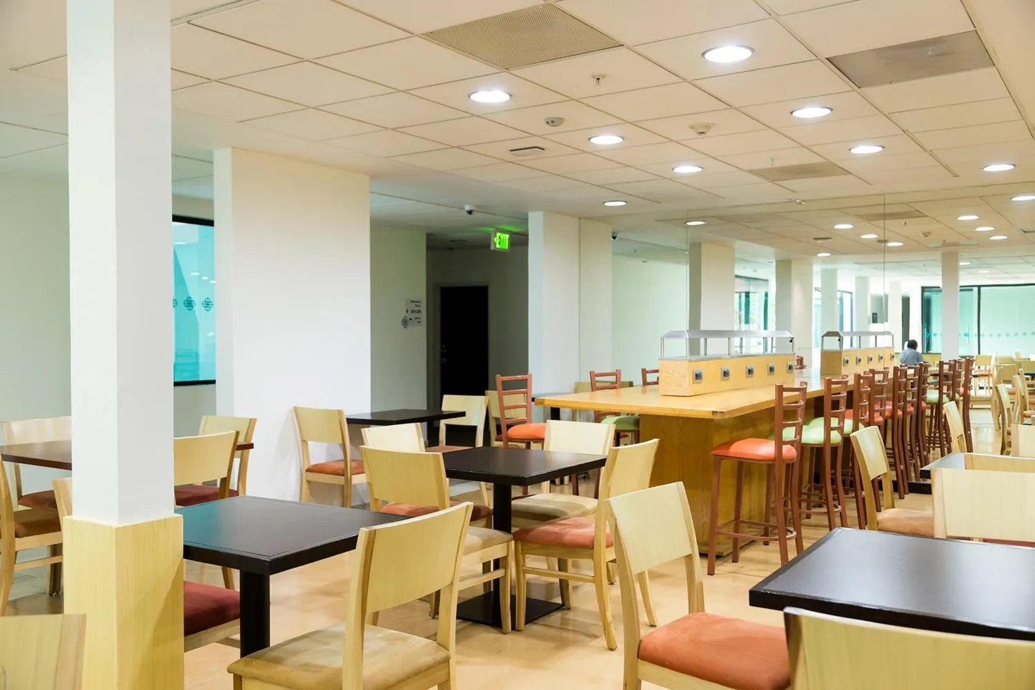 Restaurant/places to eat in Excellence Express & Suites