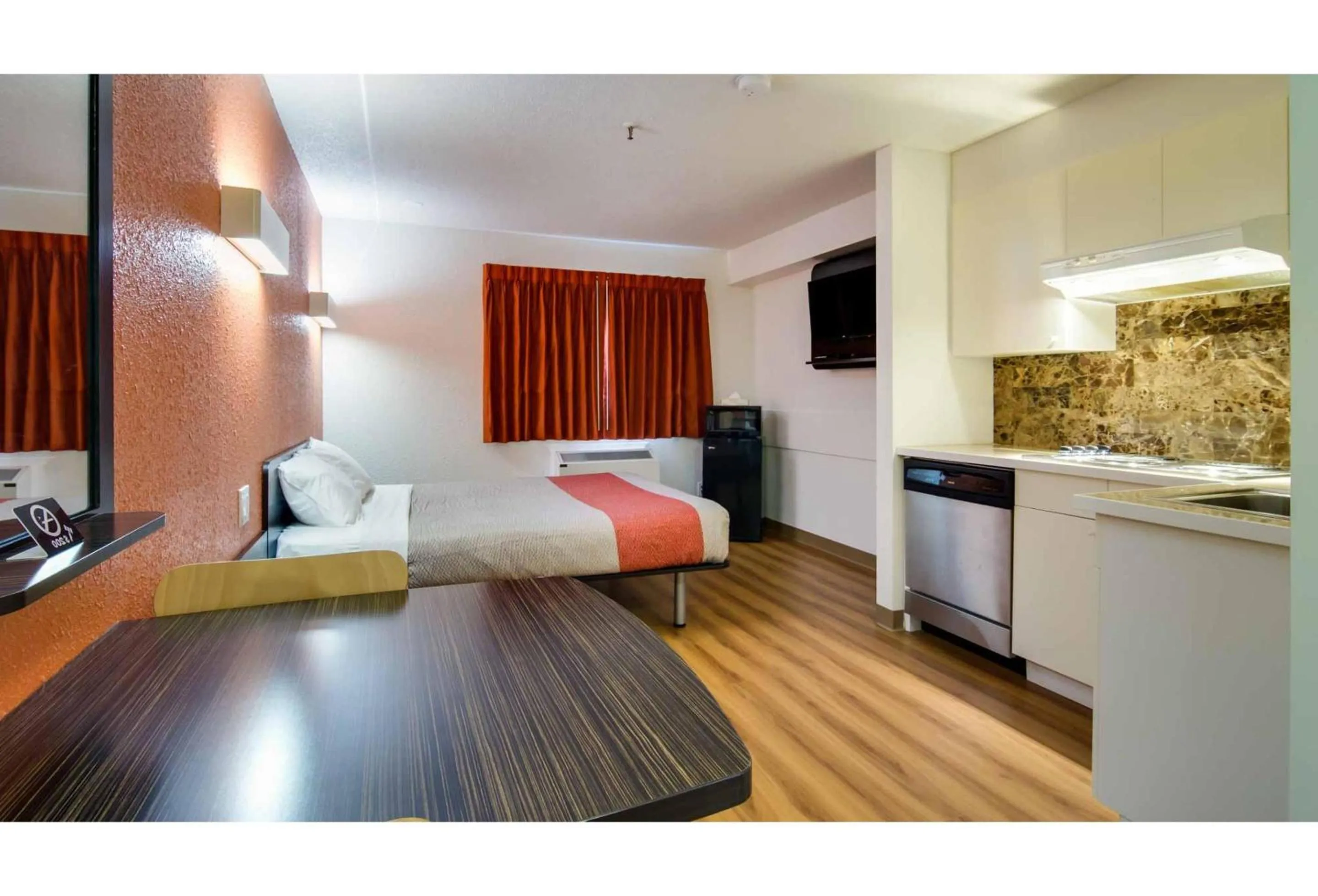 Bedroom in Motel 6 Kerrobert, SK