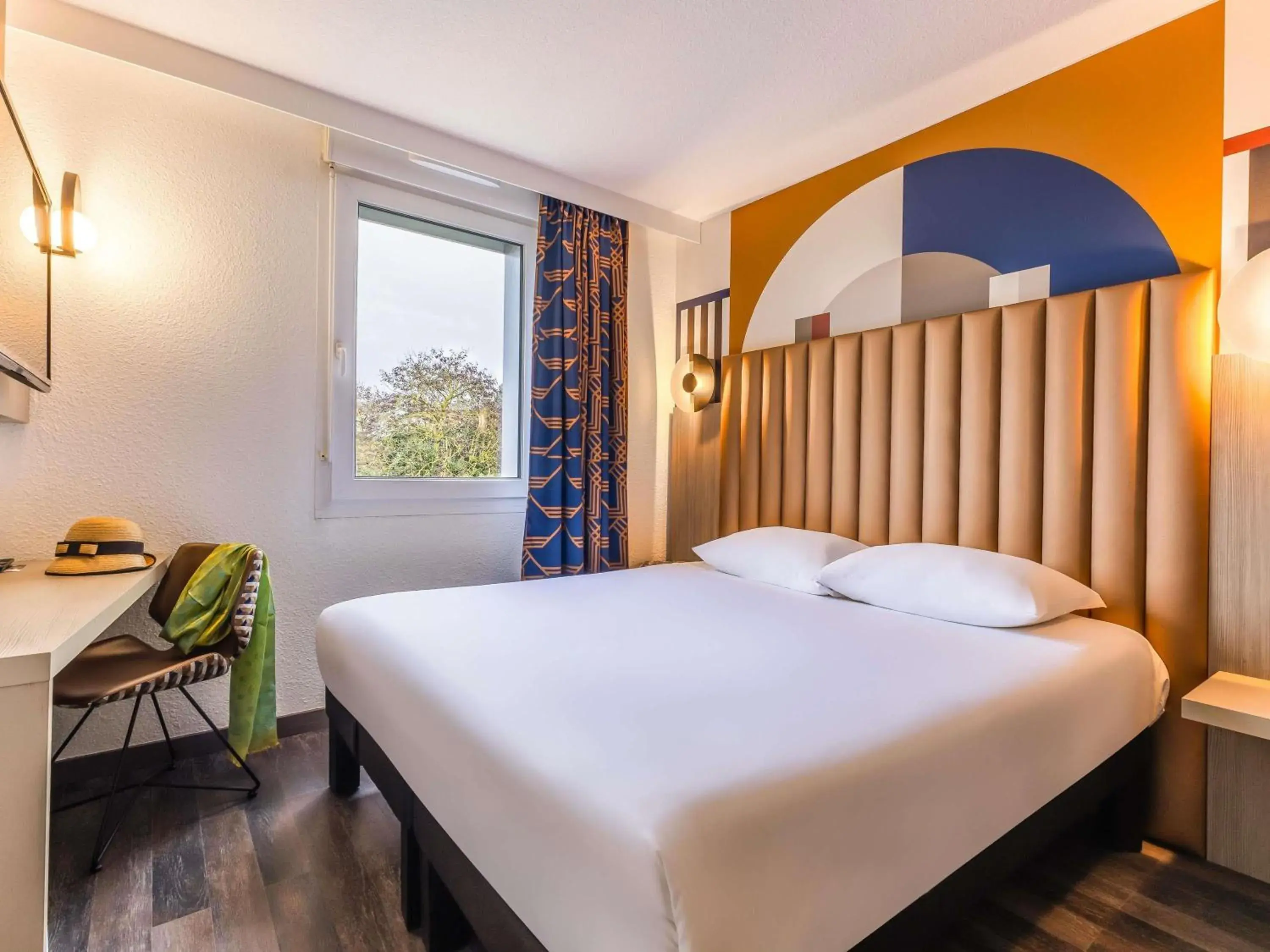 Bedroom, Bed in ibis Styles Saint-Quentin Bedroom, Bed in ibis Styles Saint-Quentin