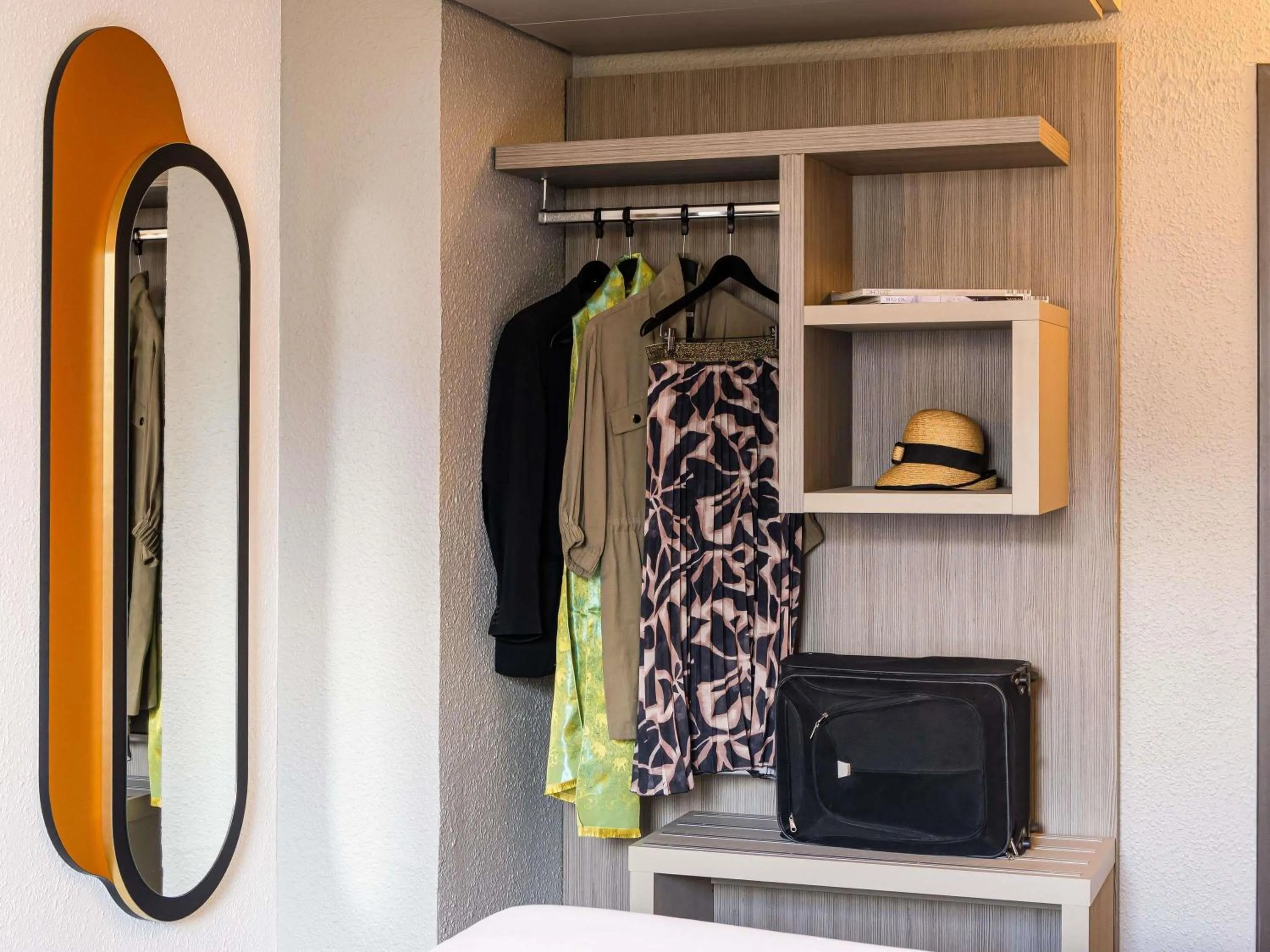 Bedroom in ibis Styles Saint-Quentin