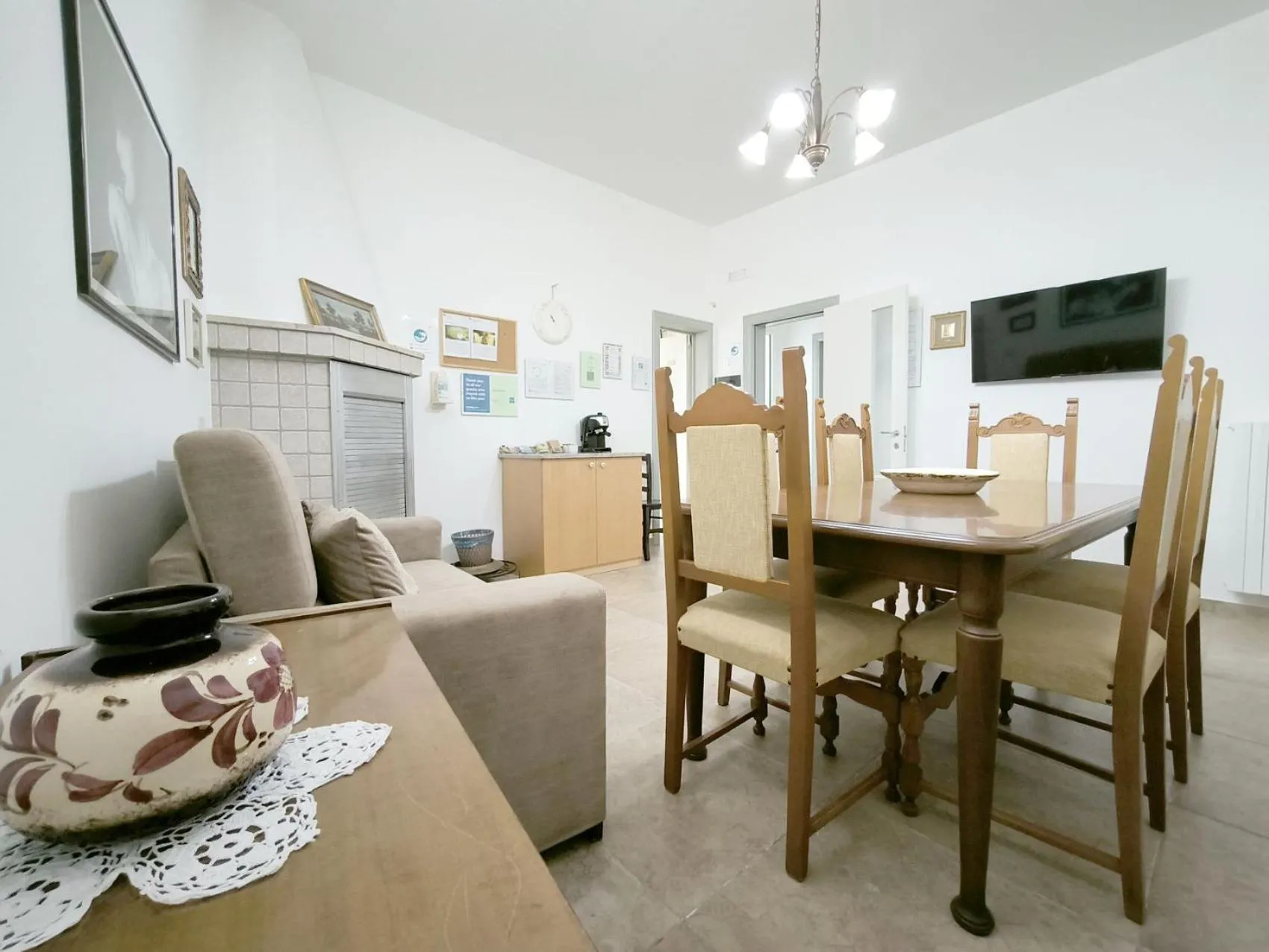 Seating area in Domus Petrosa