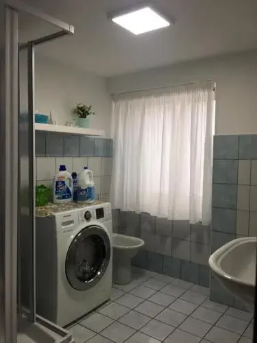 Triple Room with Private Bathroom - single occupancy in AFFITTACAMERE LA TRAVERSA Triple Room with Private Bathroom - single occupancy in AFFITTACAMERE LA TRAVERSA