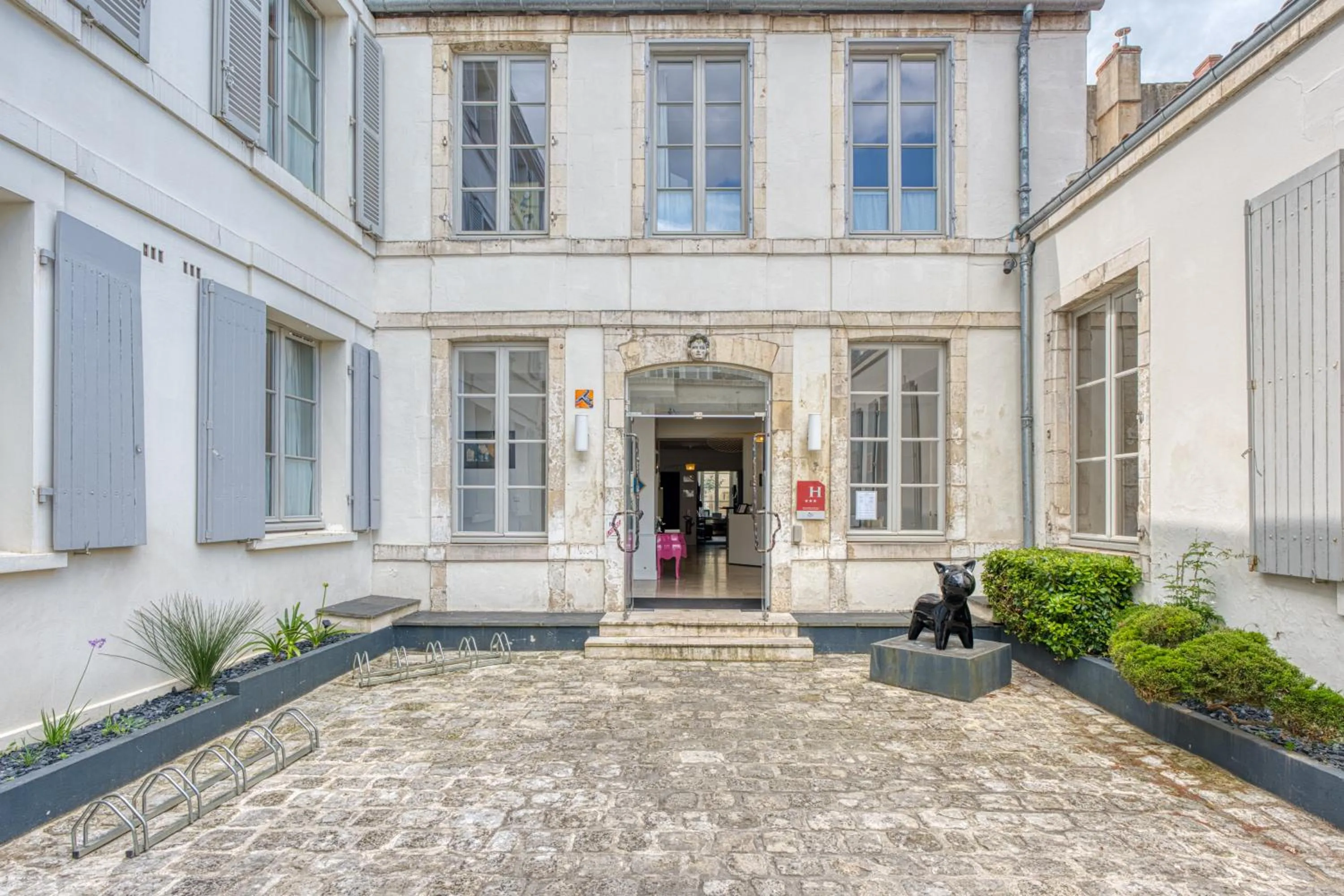 Facade/entrance in Hôtel François 1er
