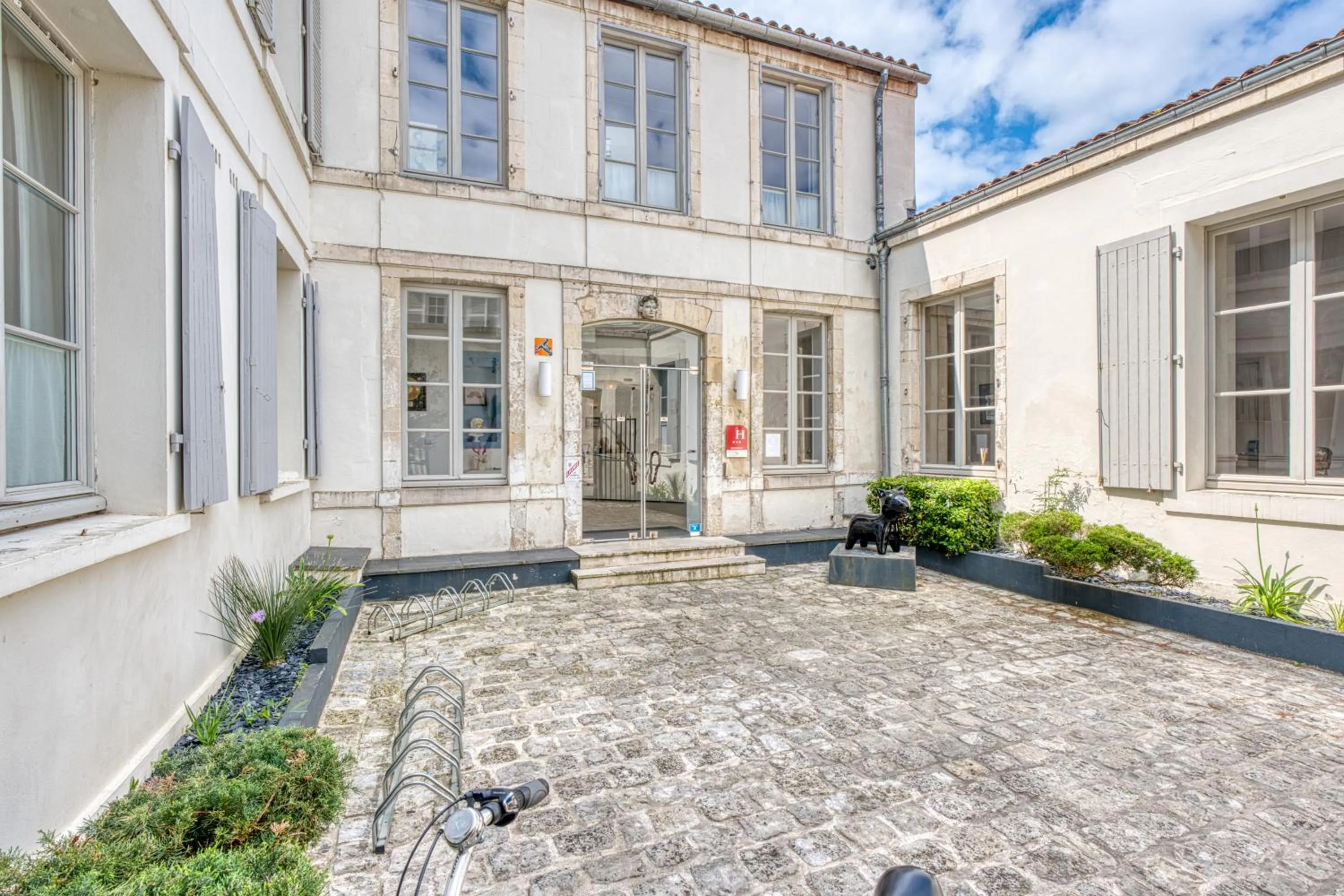 Facade/entrance in Hôtel François 1er