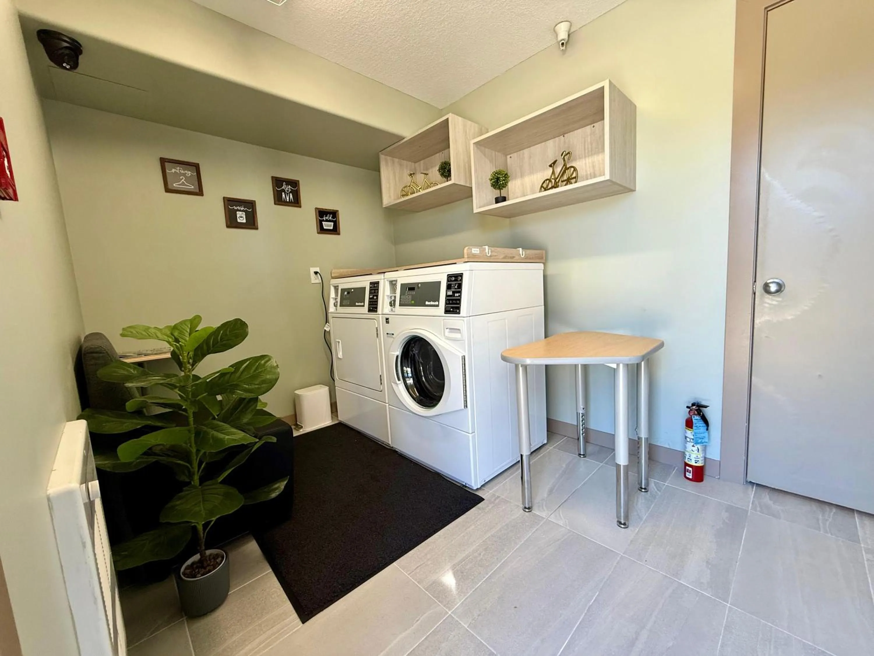 laundry in Velora Hinton, an Ascend Collection Hotel