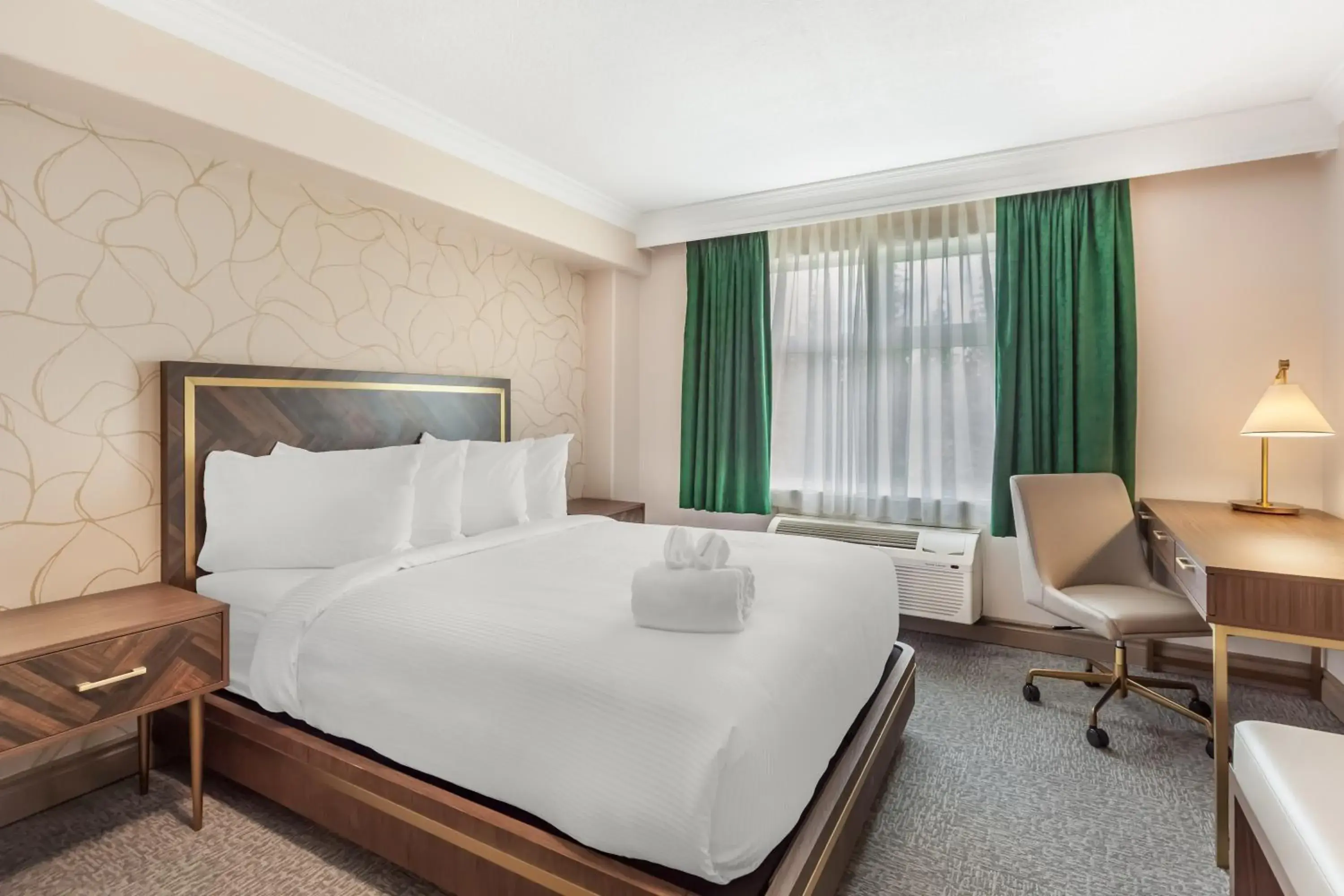 Bed in Velora Hinton, an Ascend Collection Hotel Bed in Velora Hinton, an Ascend Collection Hotel