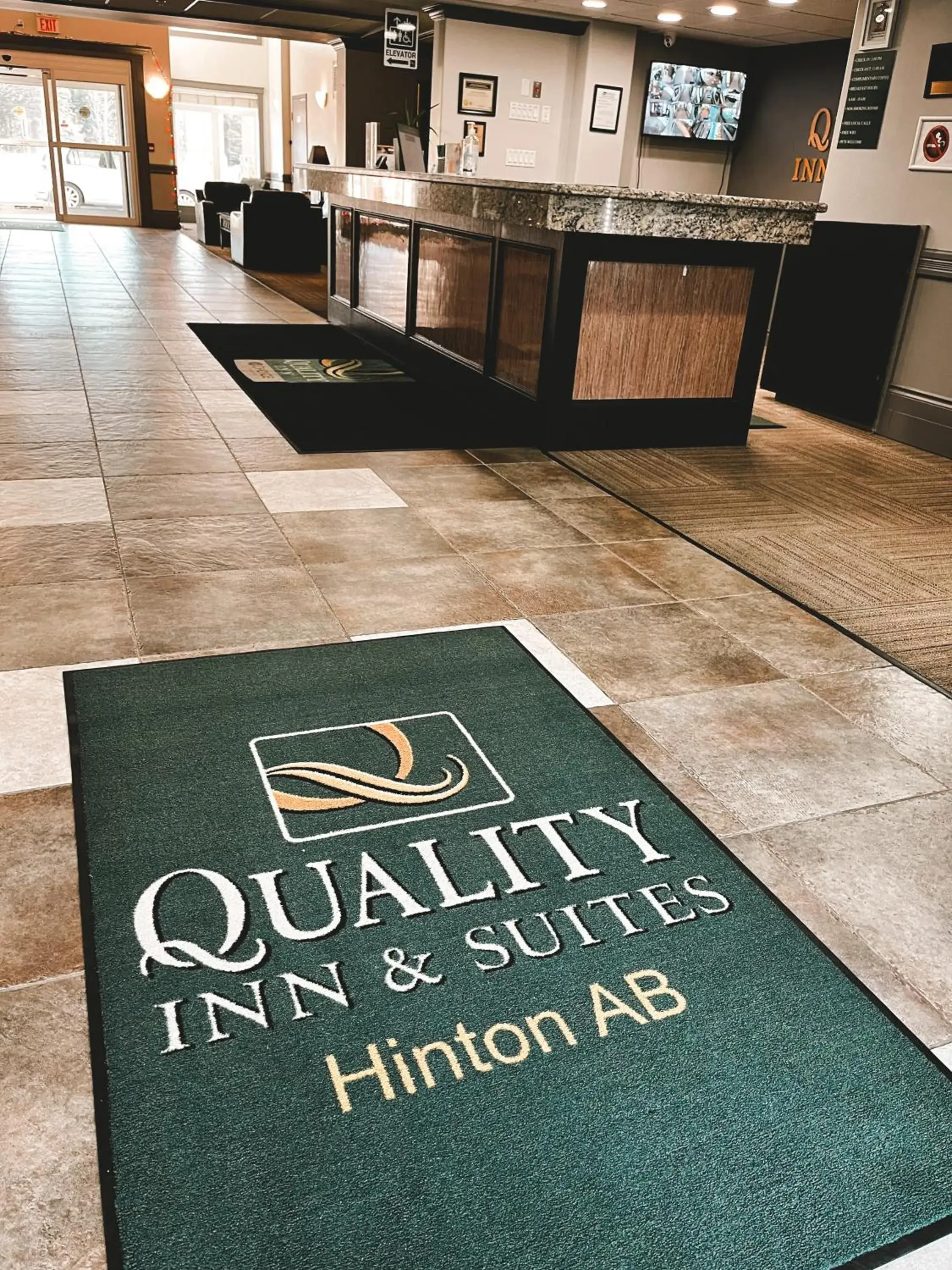 Lobby or reception in Quality Inn & Suites Hinton Lobby or reception in Quality Inn & Suites Hinton